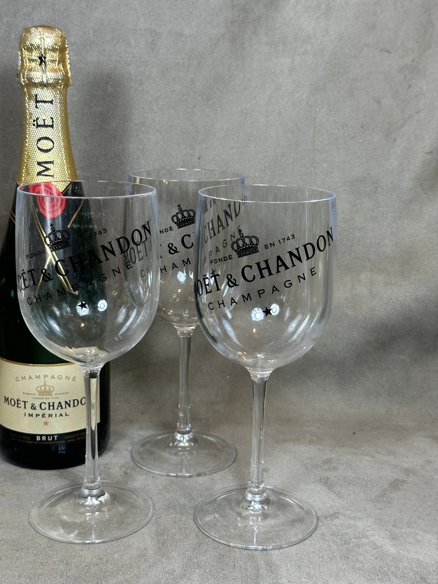 SELTENES Set mit 6 Champagnerflöten von Moet et Chandon aus Vintage-Plexiglas. Hergestellt in Frankreich