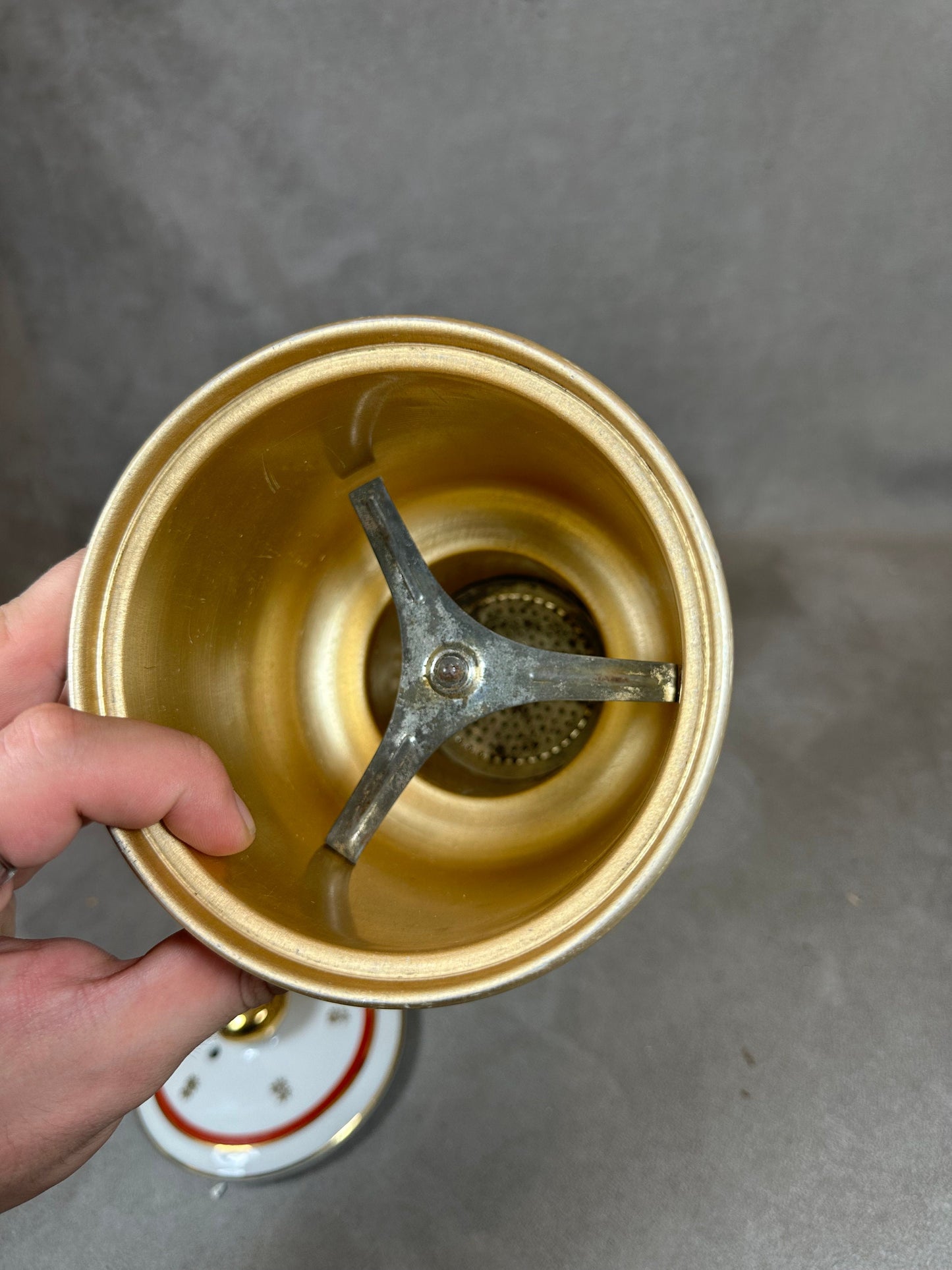 RARE Cafetière filtre Salam doré sur faïence vintage rouge et blanche à détails doré années 1960