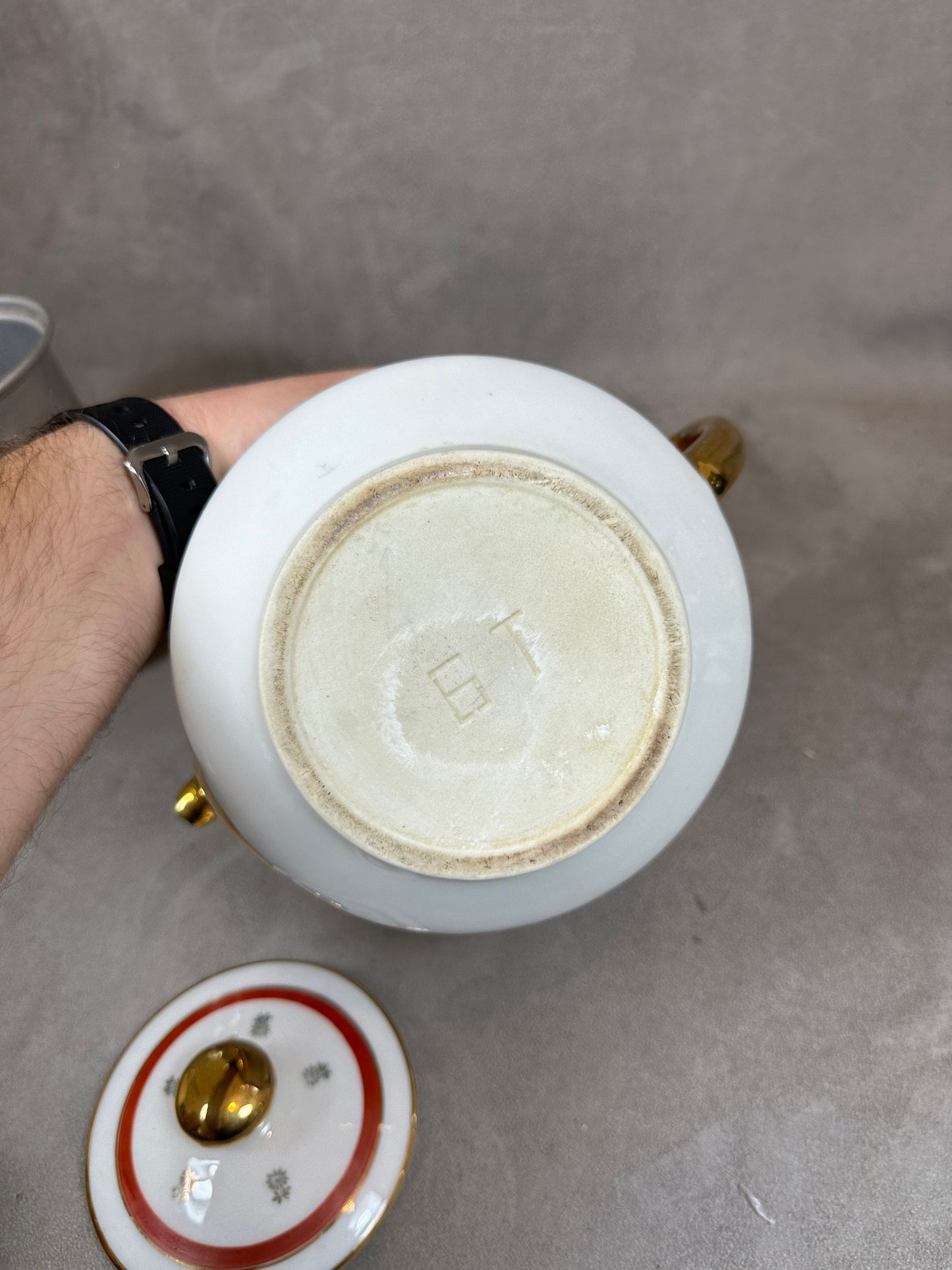 RARE Cafetière filtre Salam argenté sur faïence vintage rouge et blanche à détails doré années 1960