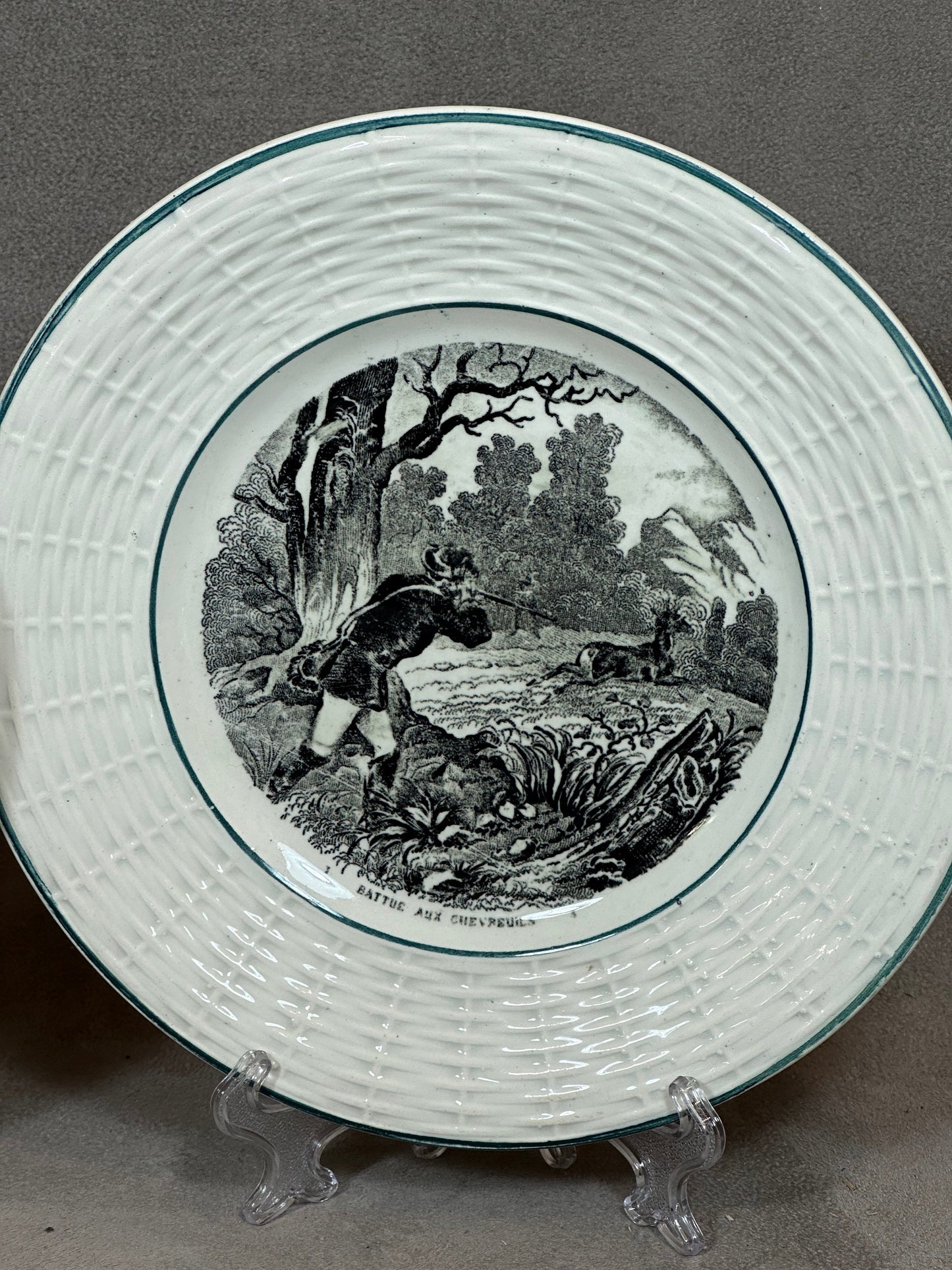 Set of 2 old talking plates on the theme of hunting DIGOIN Sarreguemines in vintage earthenware Made in France 1900