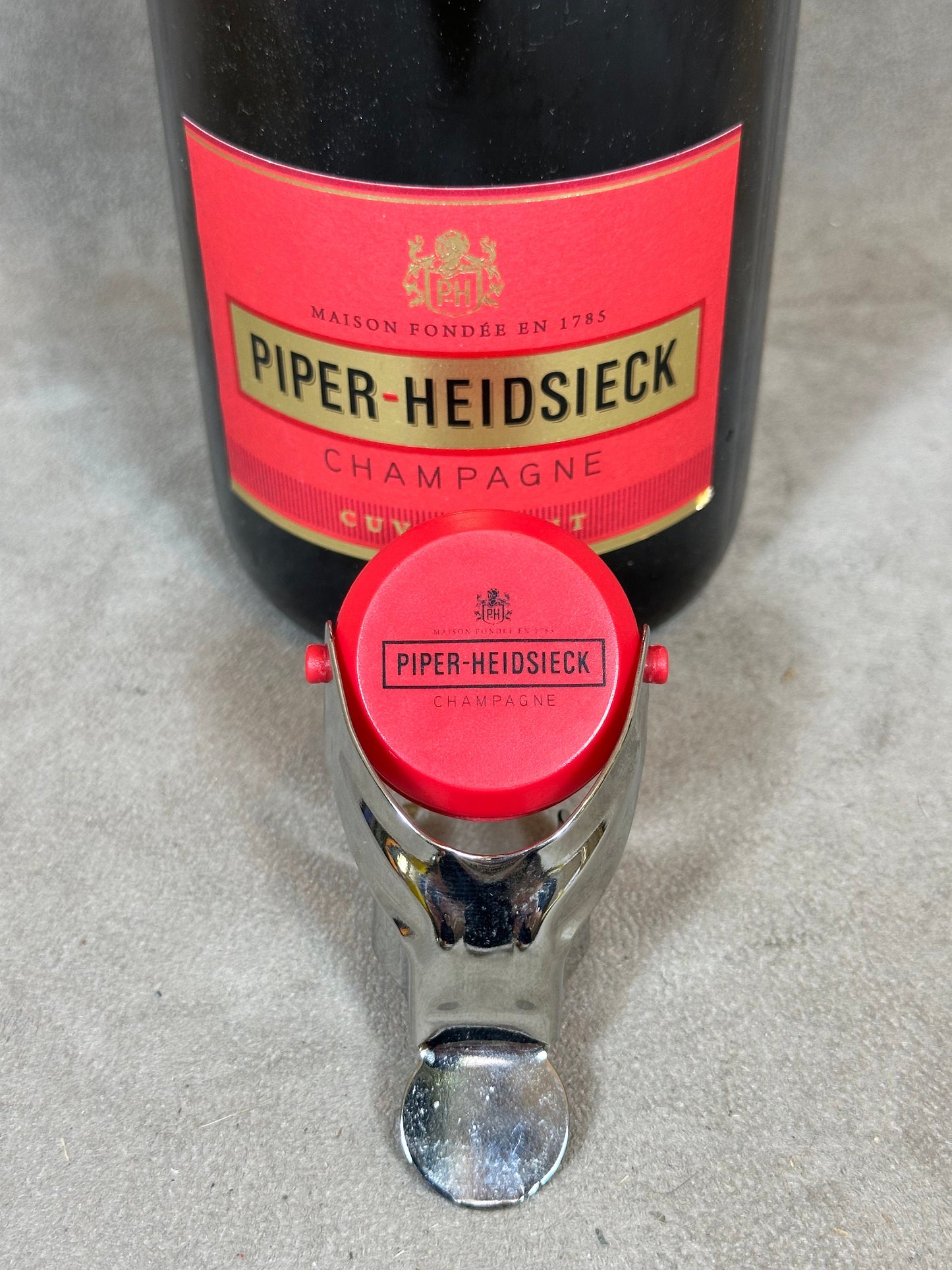 Bouchon stoppeur en plastique pour bouteille de Champagne Piper-Heidsieck Made in France Vintage 1990