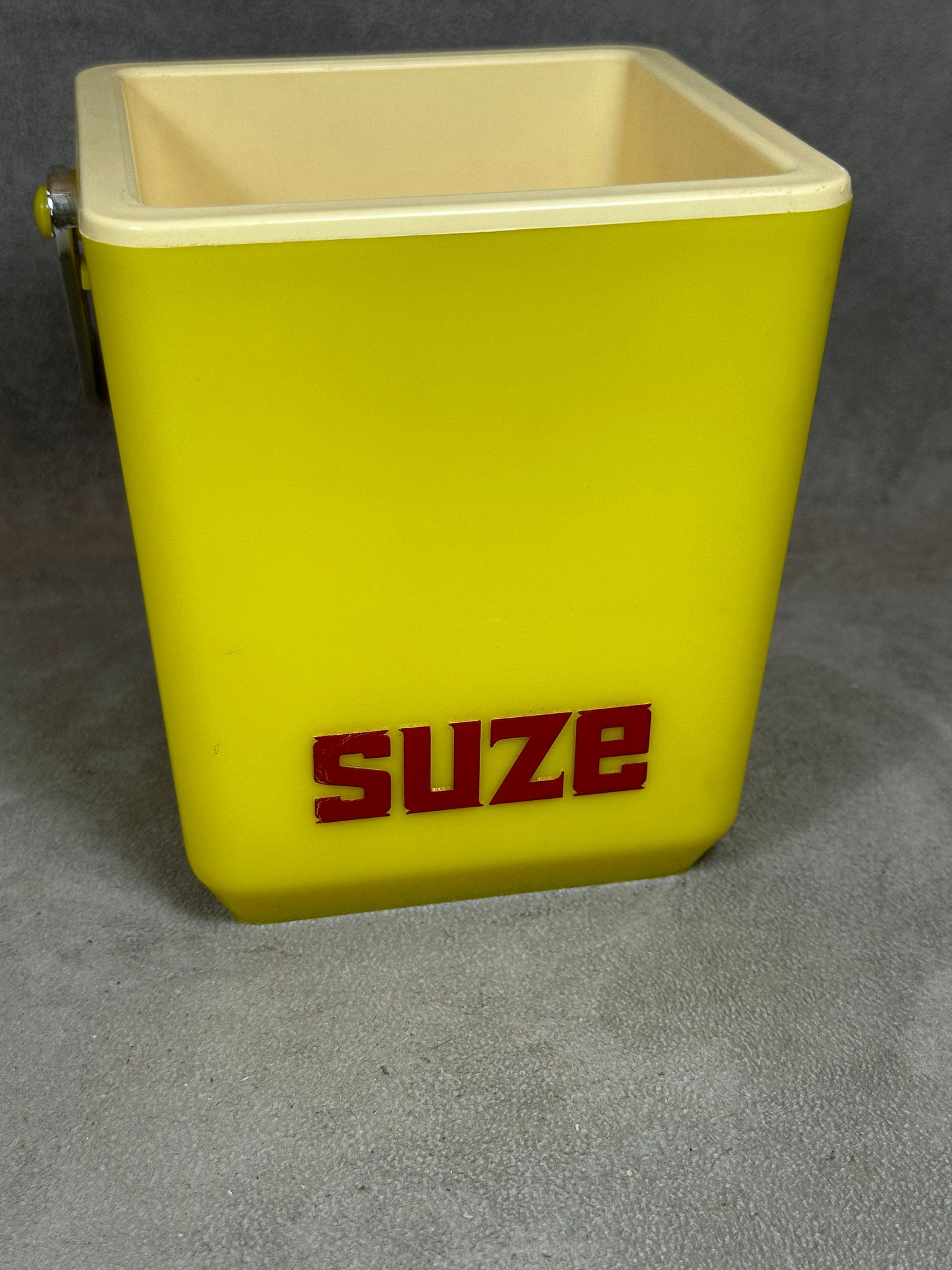 RARE Seau à glaçons en plastique jaune Suze vintage 1970