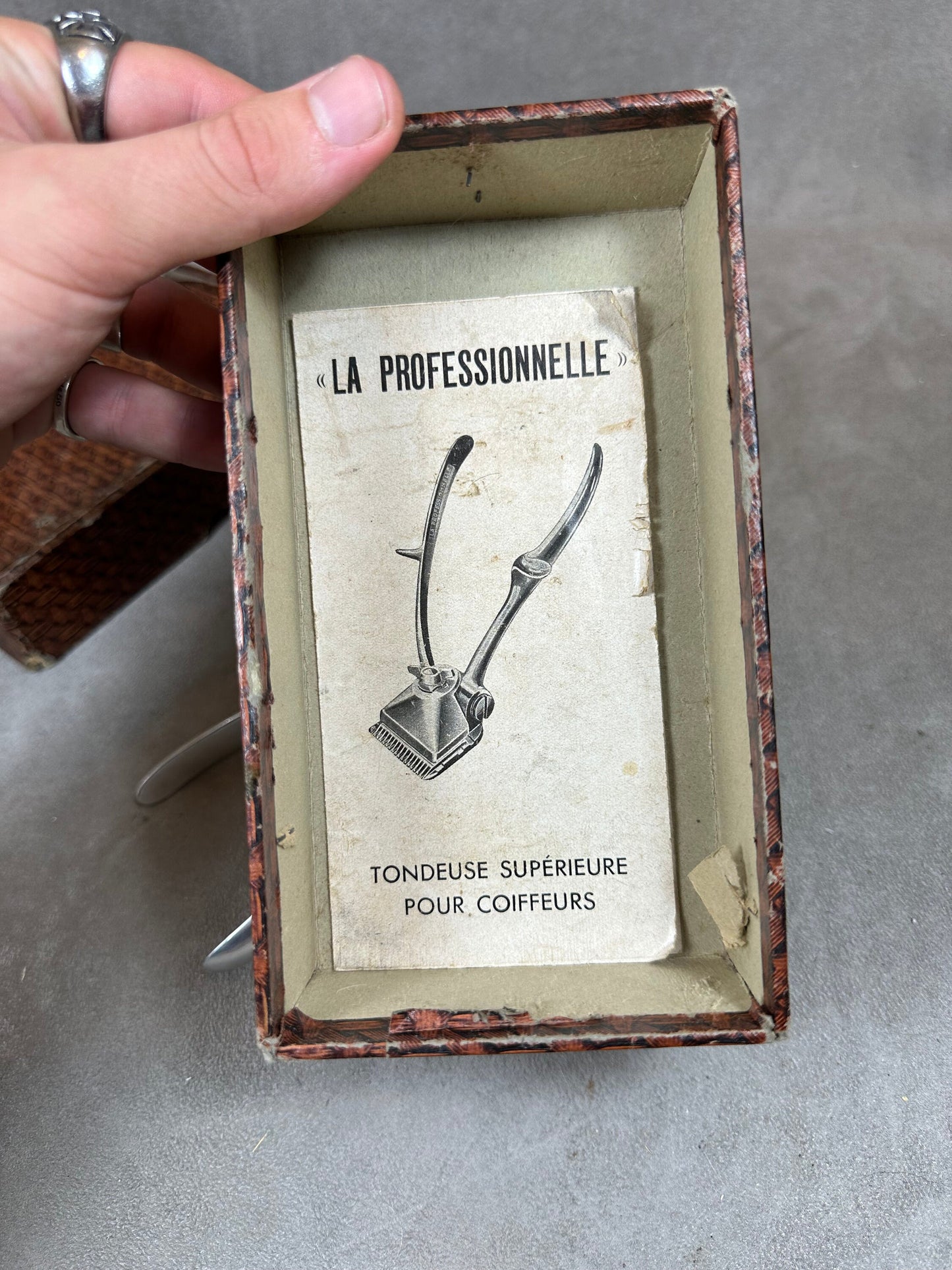 SELTENE Vintage-Handschere aus Metall "La Professionnelle" mit Box. Hergestellt in Frankreich, 1950er Jahre