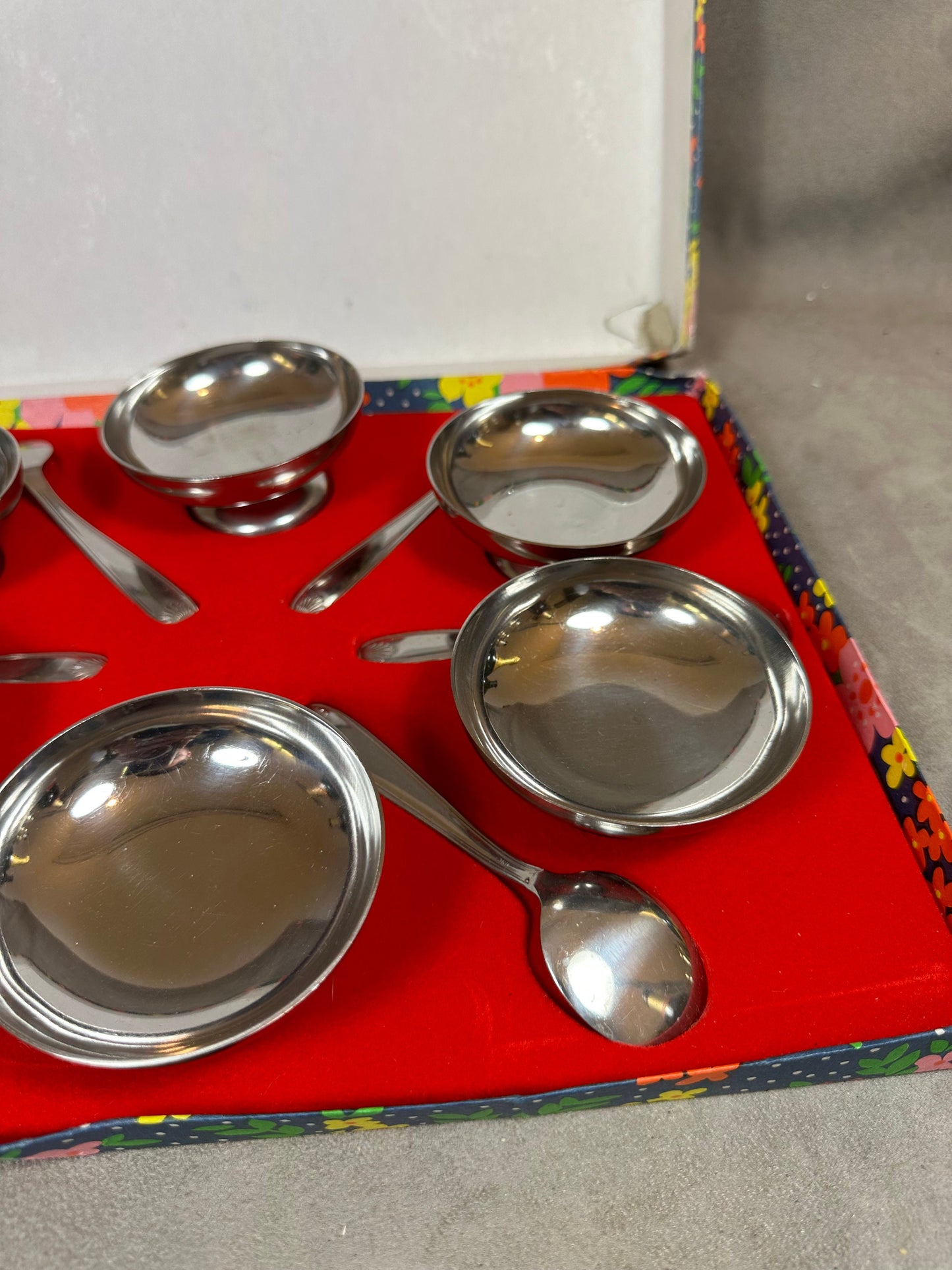 Set of 6 ice cream cups with 6 spoons in 18/10 stainless steel vintage Made in France