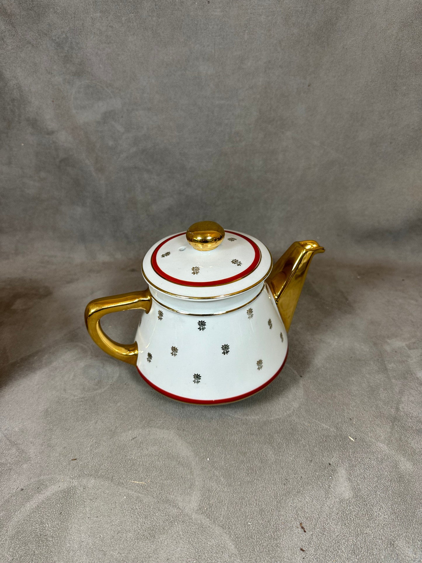 RARE Cafetière filtre Salam doré sur faïence vintage rouge et blanche à détails doré années 1960