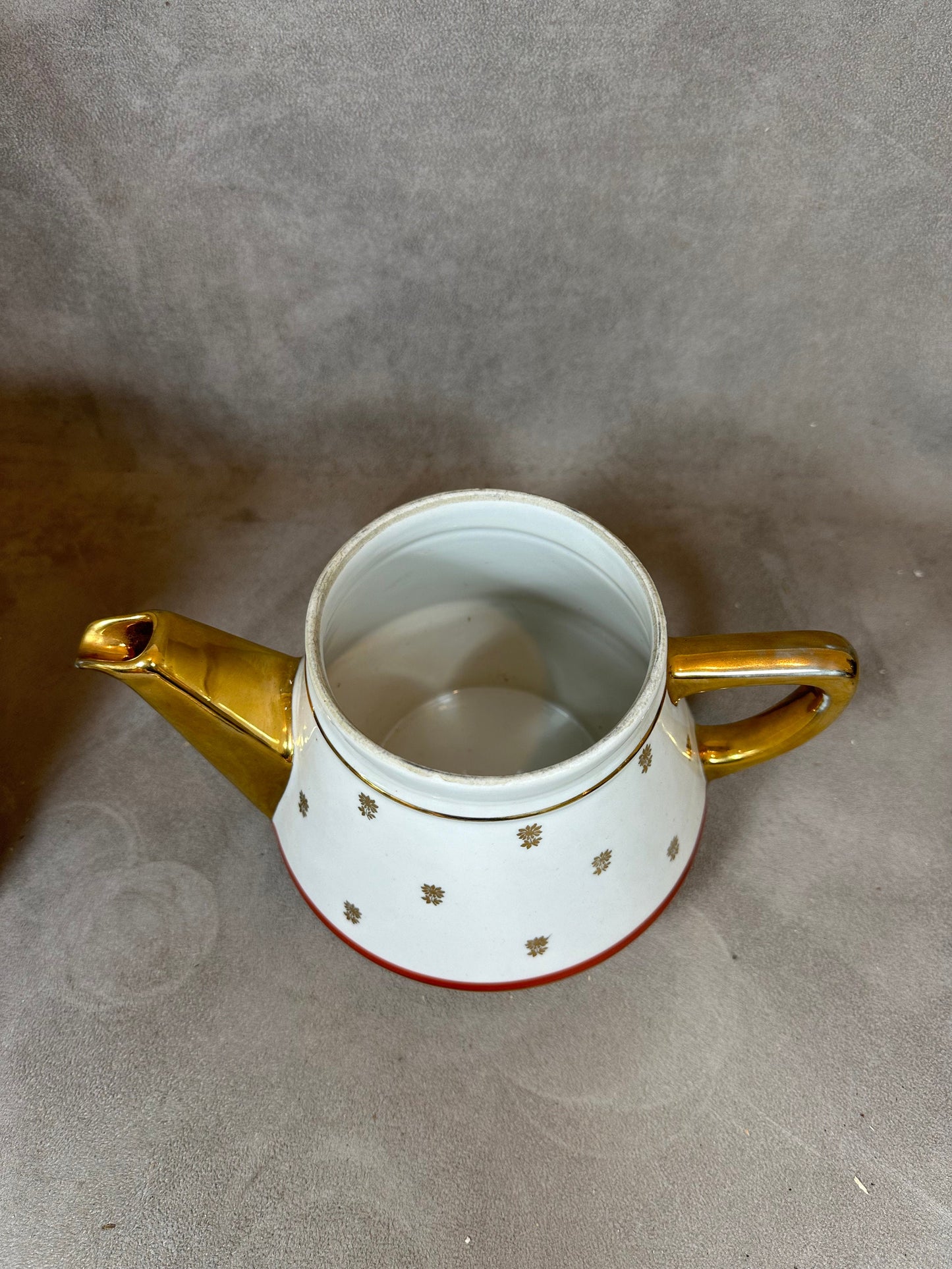 RARE Salam silver filter coffee maker on vintage red and white earthenware with gold details from the 1960s