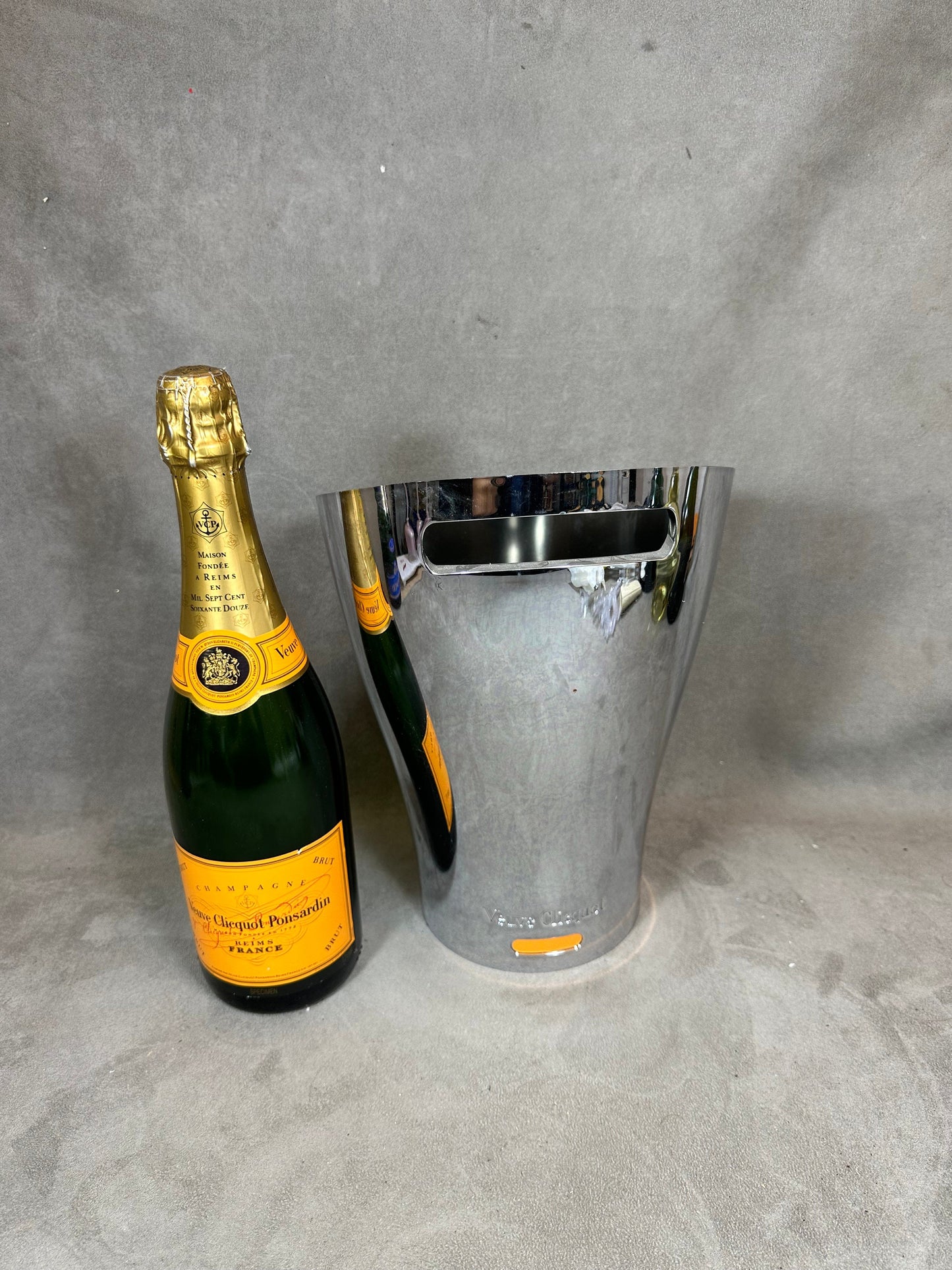 Veuve Clicquot seau La Grande Dame seau acrylique miroir Christophe Pillet pour bouteille de champagne  Champagne Made in France