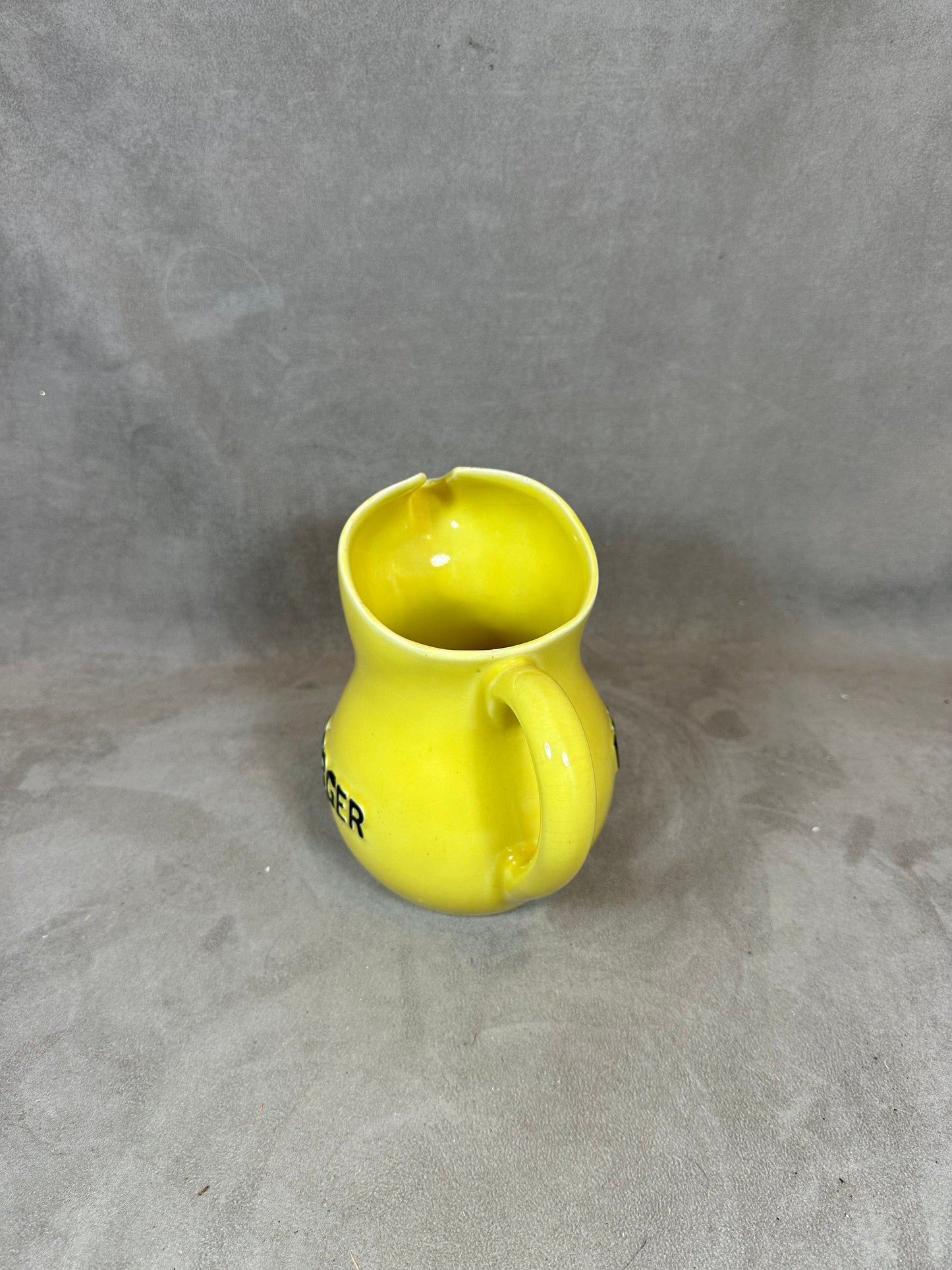 Berger water jug ​​in yellow ceramic Made in France vintage Year 1970