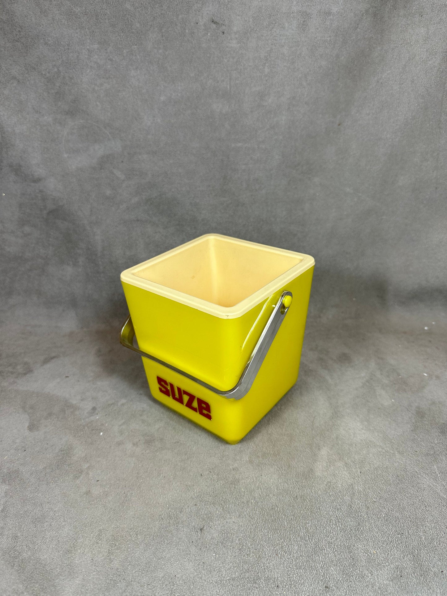 RARE Seau à glaçons en plastique jaune Suze vintage 1970