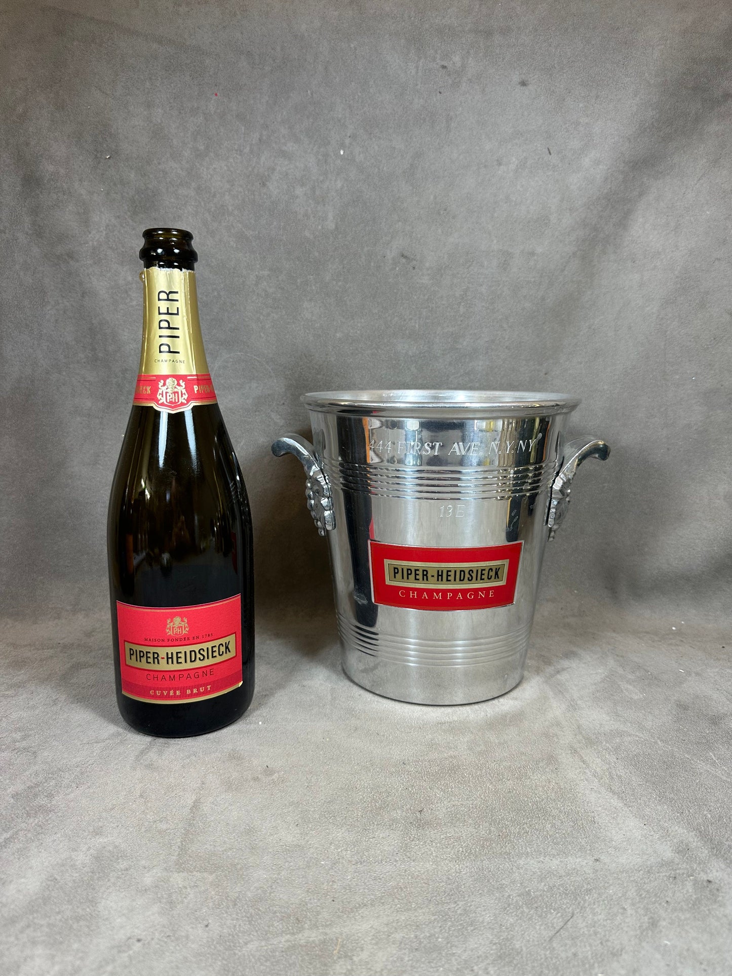 VERY RARE Magnifique seau à champagne vintage Piper-Heidsieck edition spéciale Marylin Monroe en aluminium Années 1970