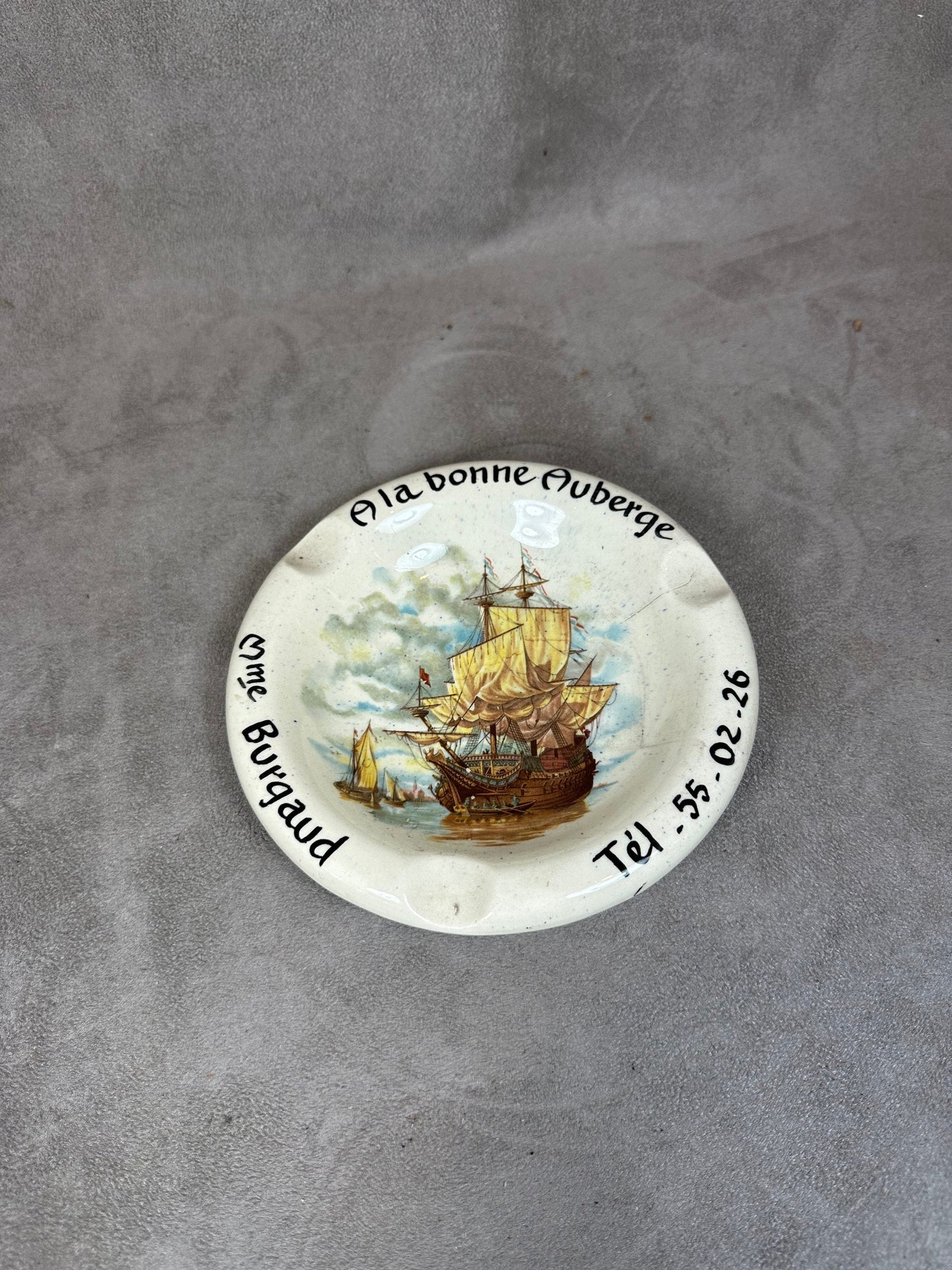 Cendrier publicitaire restaurant A la bonne Auberge de madame Burgaud vintage en faience fait main