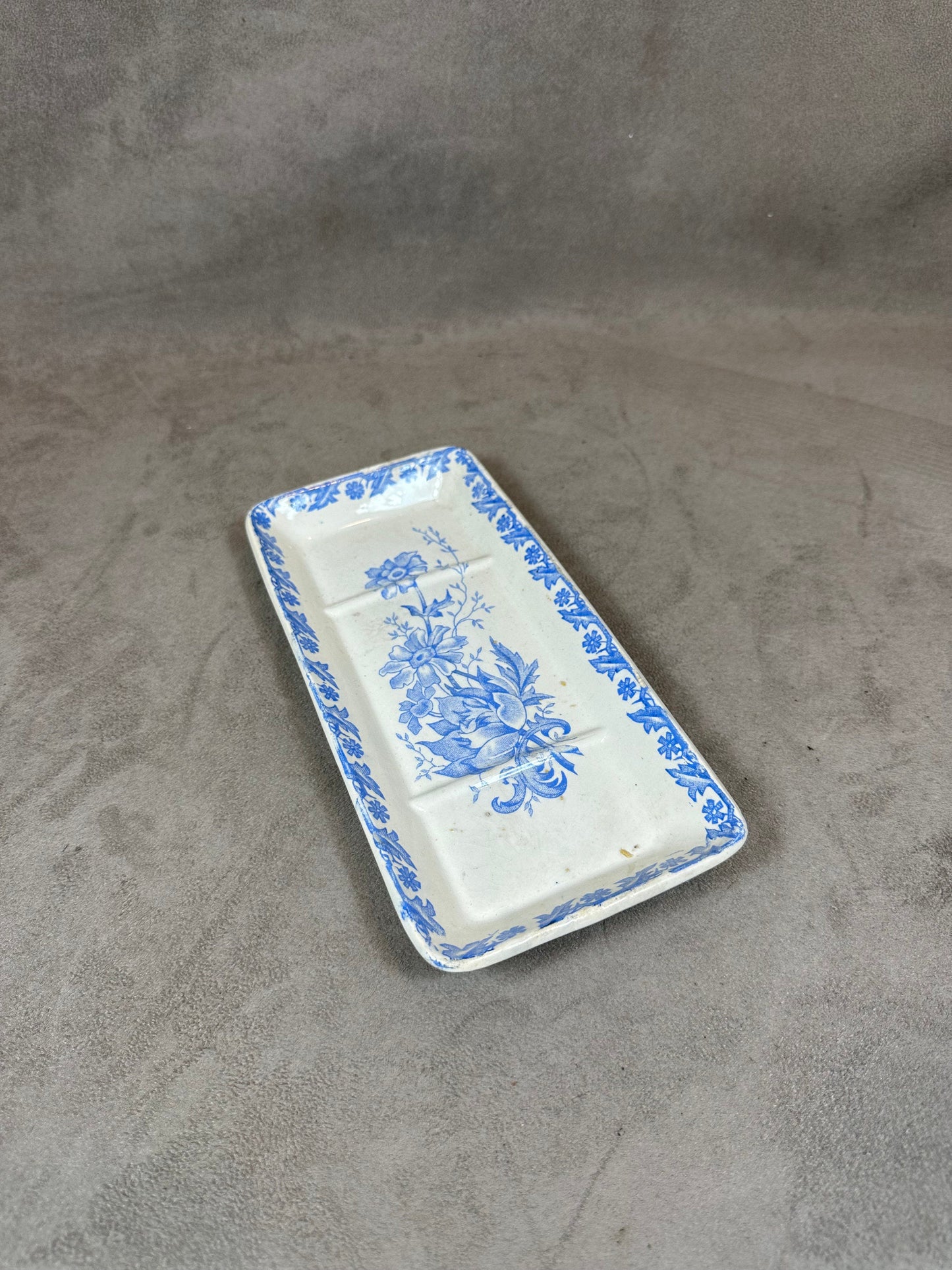 Saint-Amand earthenware soap dish ANEMONE line made in France