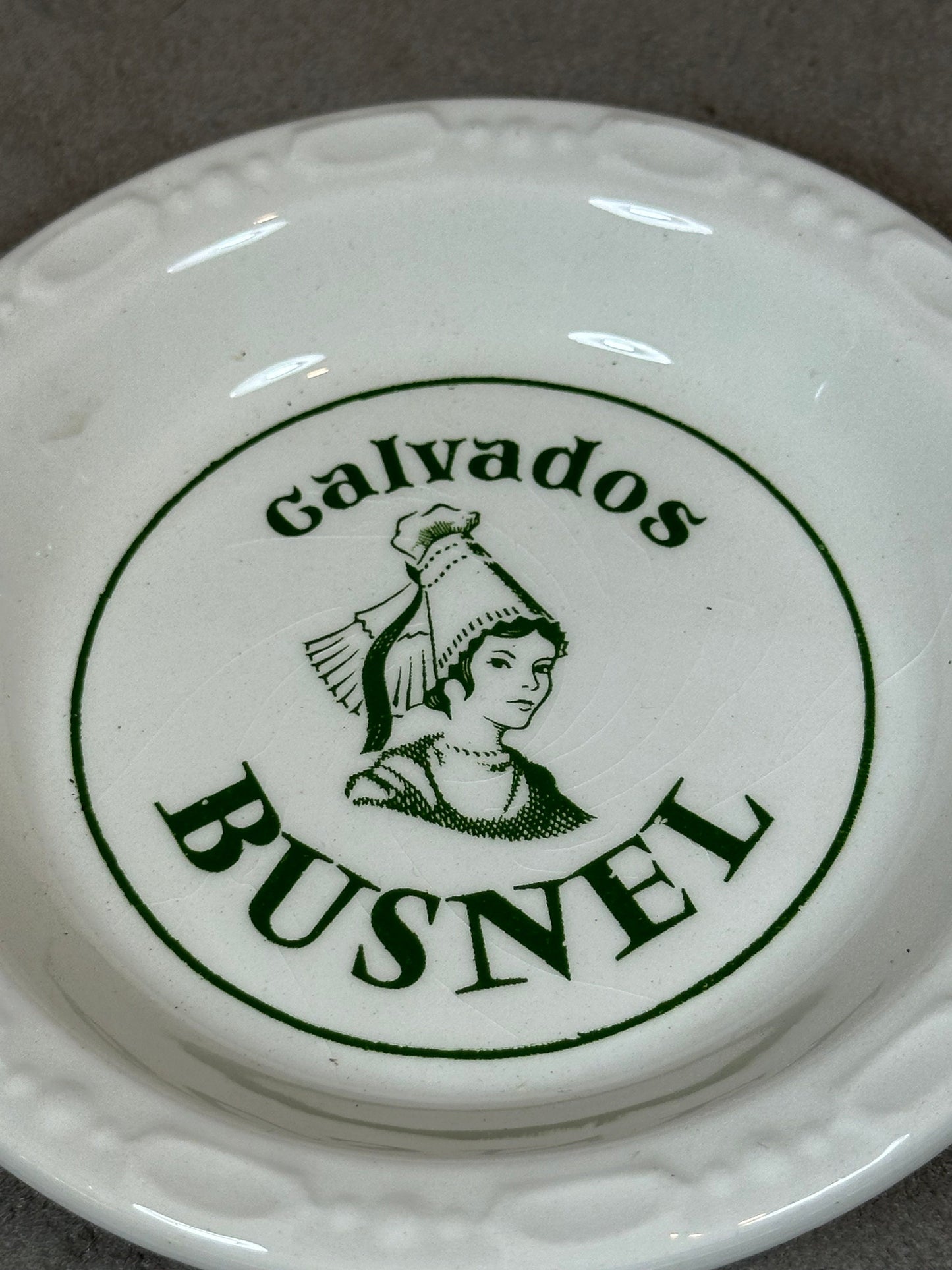 Calvados Busnel Aschenbecher oder leere Taschenschale von Gien aus Vintage-Keramik aus den 1960er Jahren