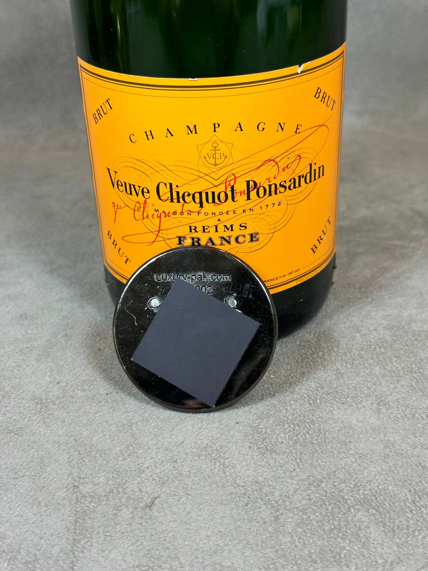 RARE Magnet Veuve clicquot vintage Années 1990 Veuve Clicquot Ponsardin