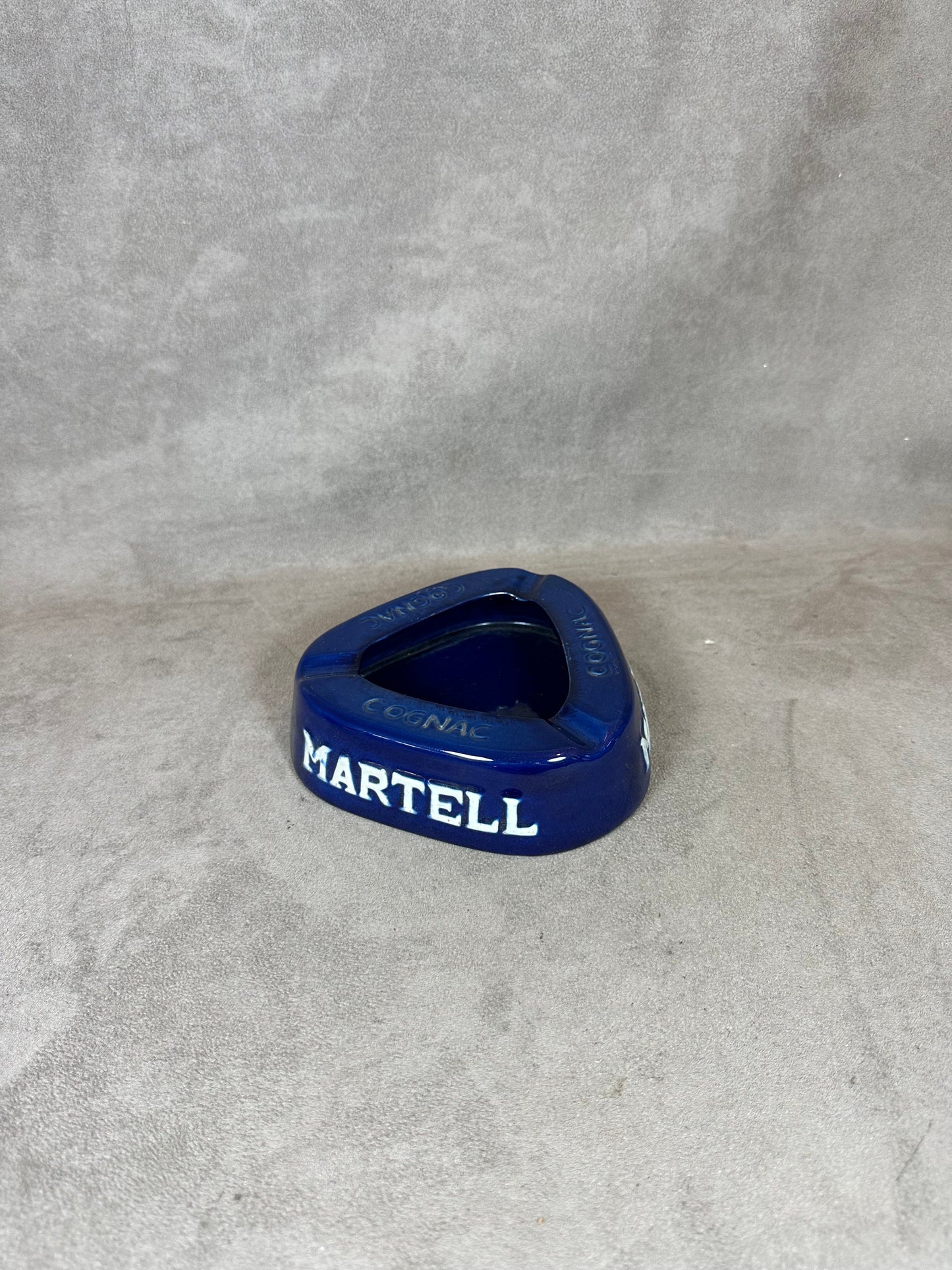 Cendrier Cognac Martell en faience  bleu vintage Made in France