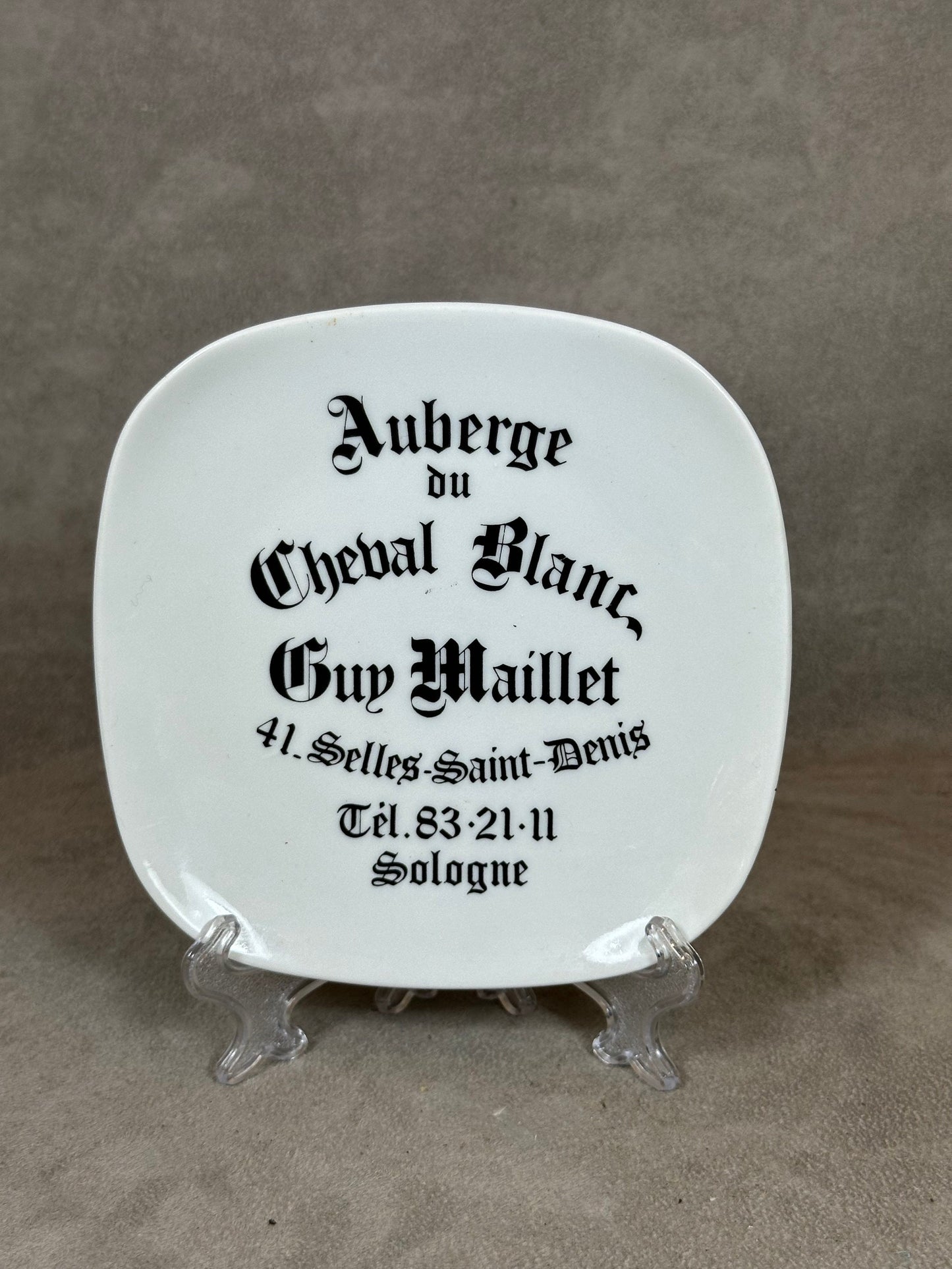 Porcelain advertising ashtray Auberge du Cheval Blanc Guy Maillet vintage made in France 1980