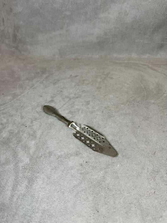 Ancienne cuillère à absinthe en metal extra blanc vintage 1900 Made in France