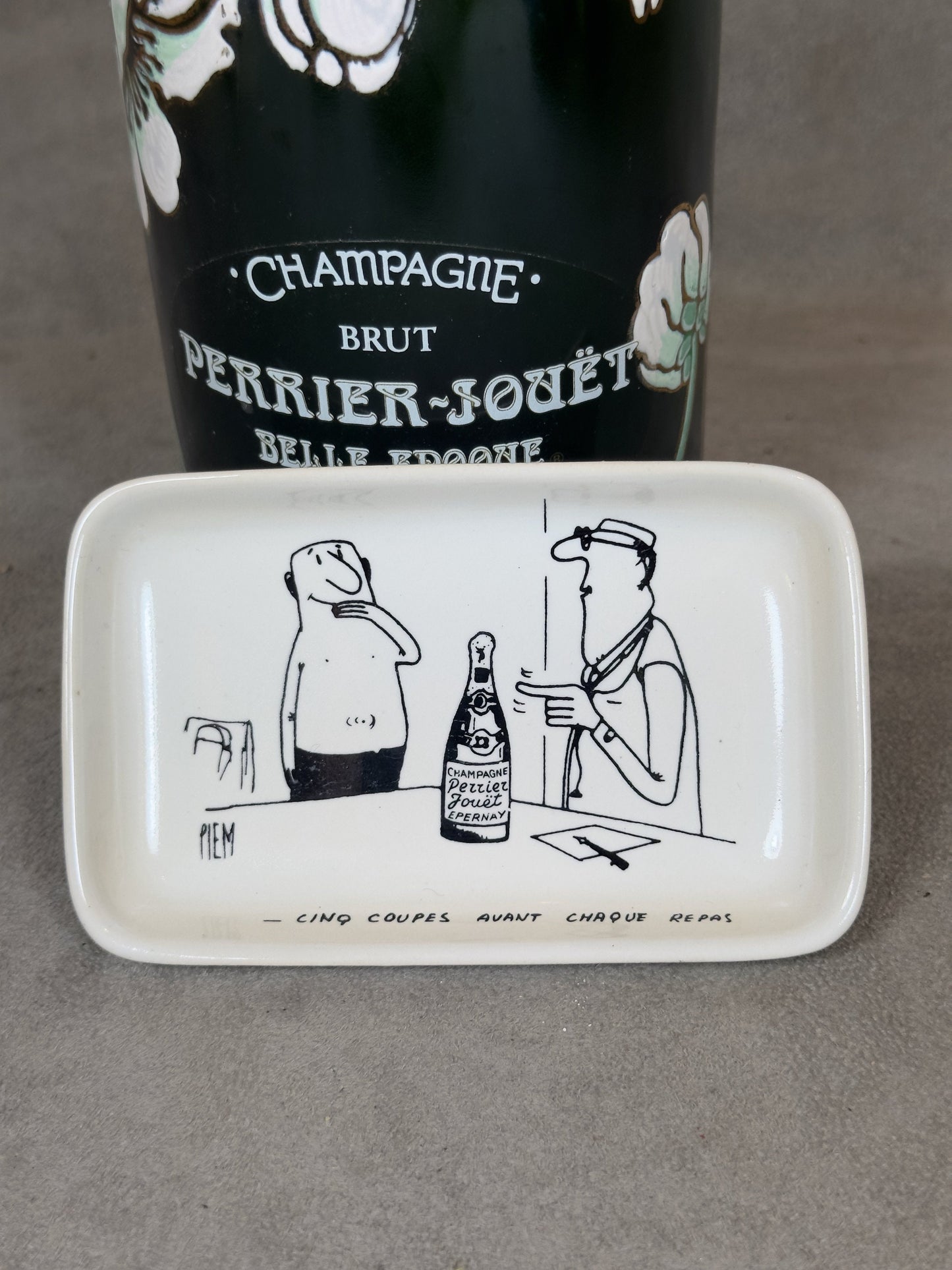 Humorvoller Aschenbecher aus Steingut von Piem, Champagner Perrier-Jouët, von Villenauxe en Champagne, Made in France, Vintage 1980