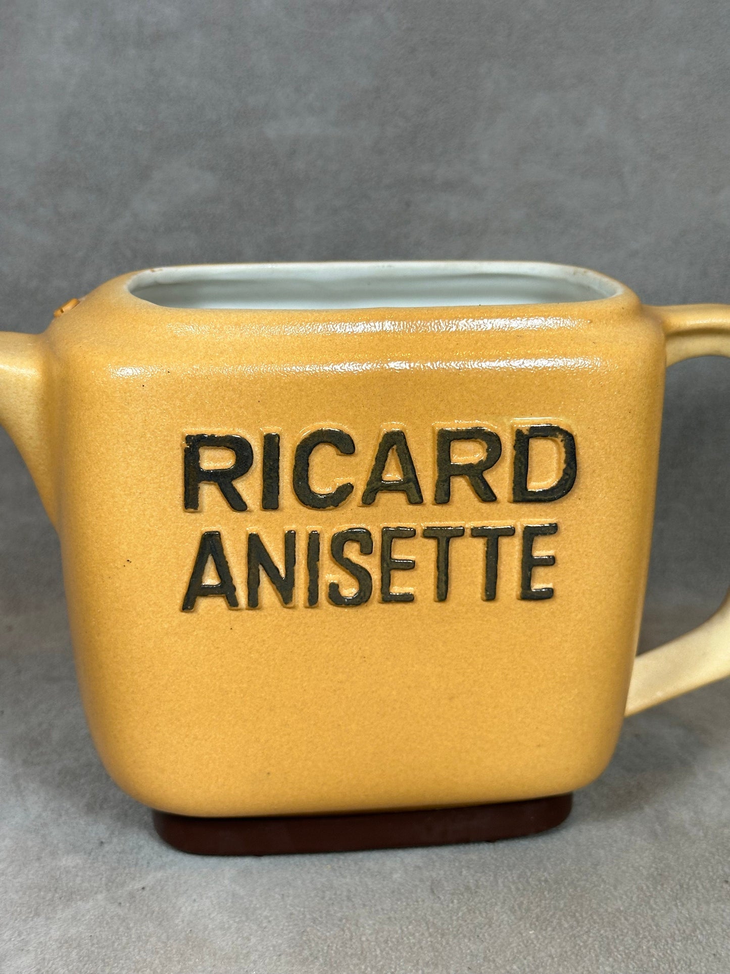 Pichet Ricard en céramique marron Made in France Années 1970