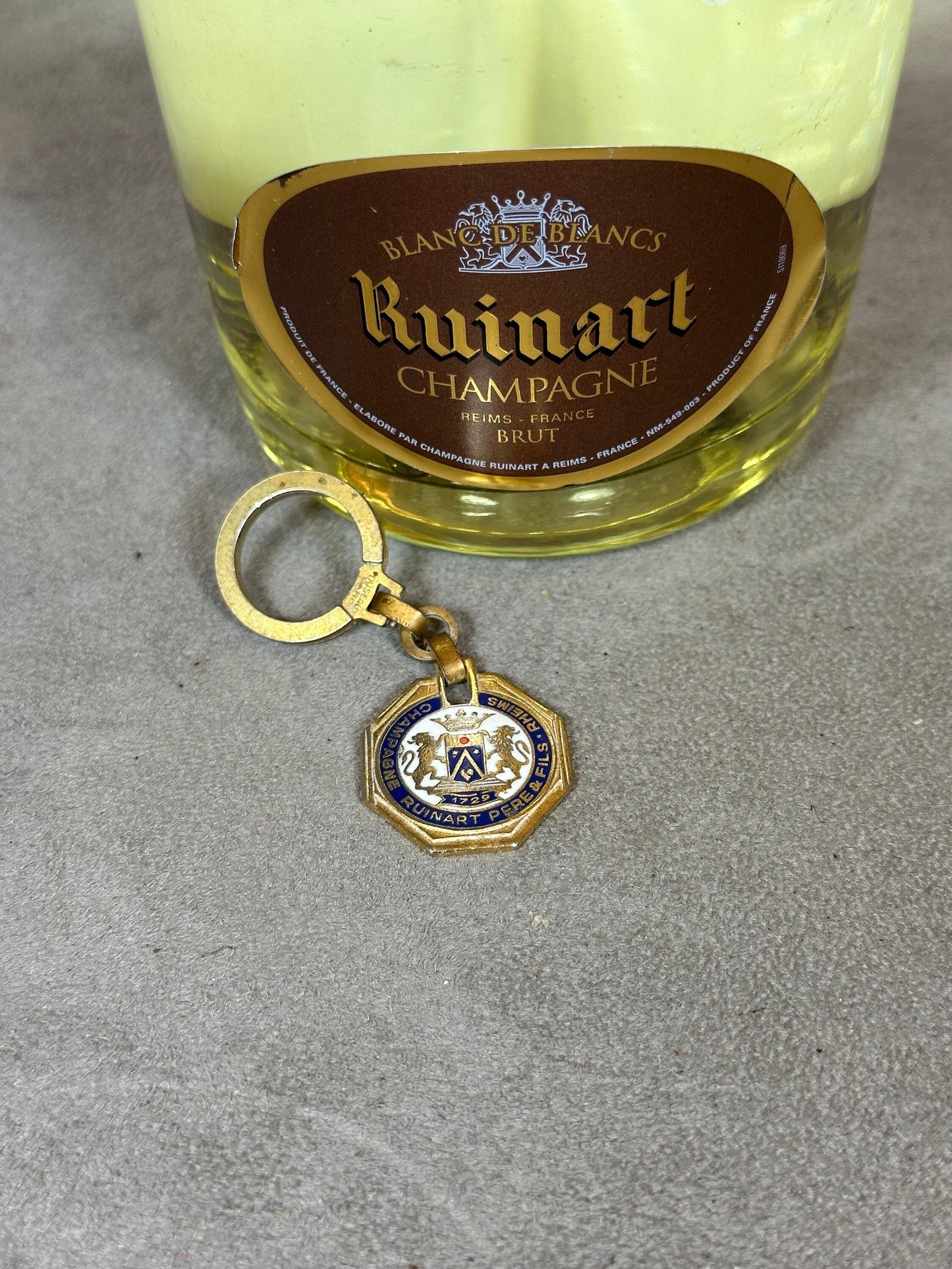 Porte clés champagne Ruinart doré Made in France Années 1980
