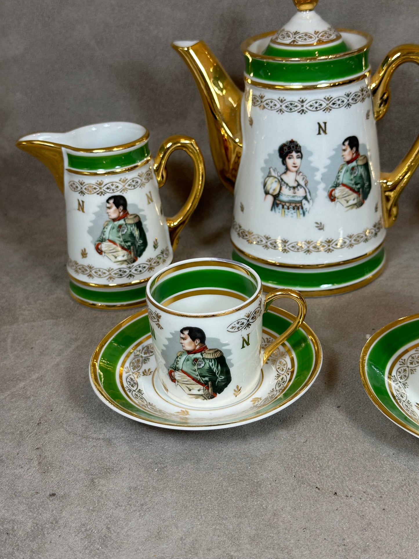 SELTENES Kaffeeservice Napoleon und Josephine für 2 Personen aus Limoges-Porzellan. Hergestellt in Frankreich, Vintage 1950