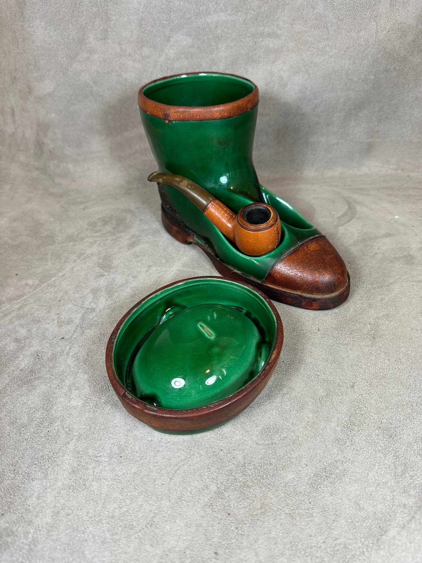 RARE Pot à tabac, Cendrier et porte Pipe en Faïence, en forme de Botte, Made in France, Vintage 1970