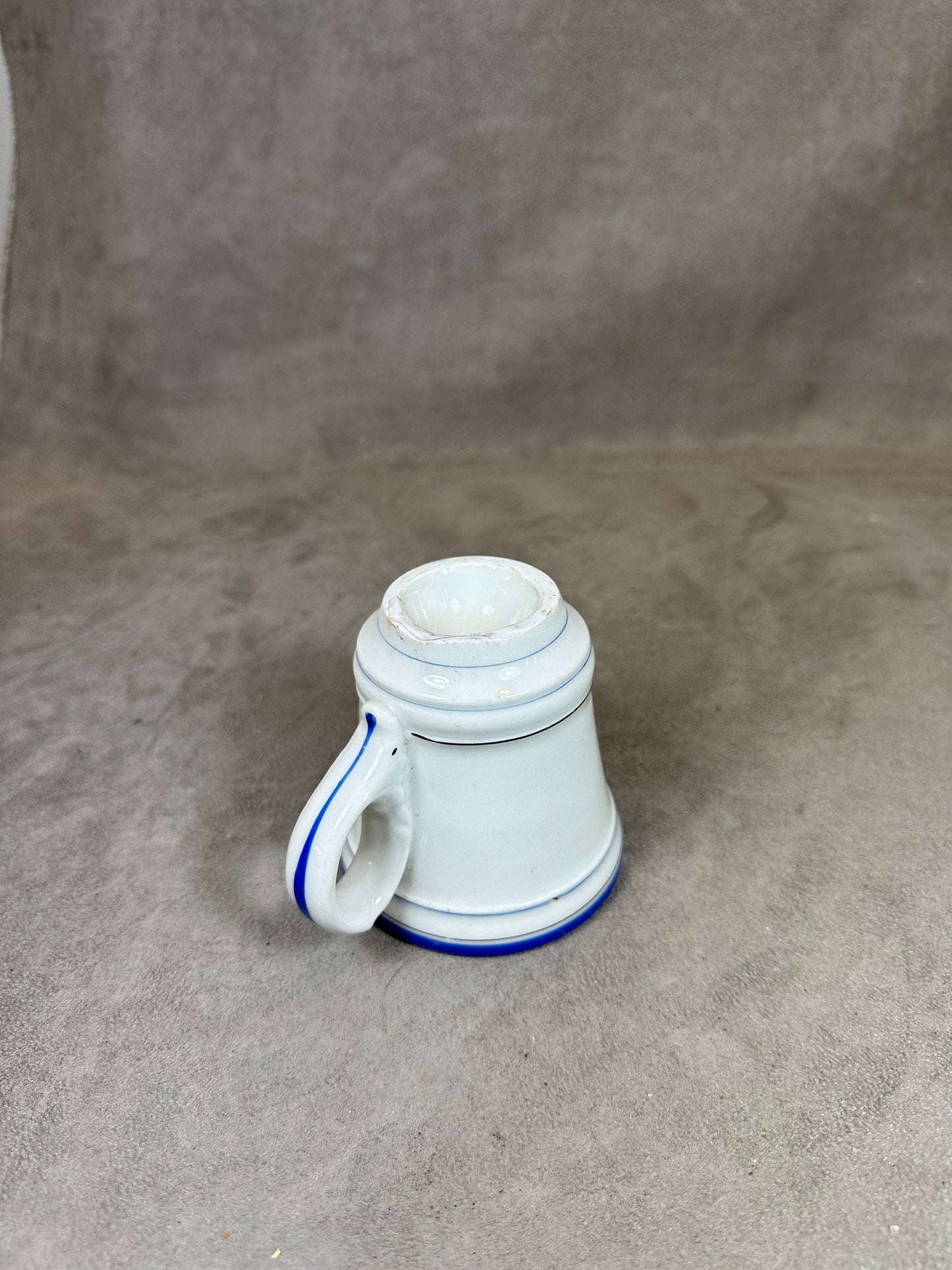 Tasse Brulot ancienne en faience blanche et bleu vintage Made in France Années 1920