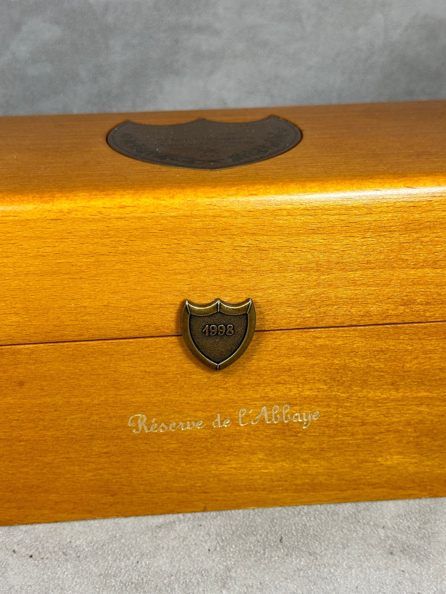 RARE Etui a champagne en bois Dom Perignon Cuvée de l'Abbaye Vintage 1998 vintage cadeau vintage