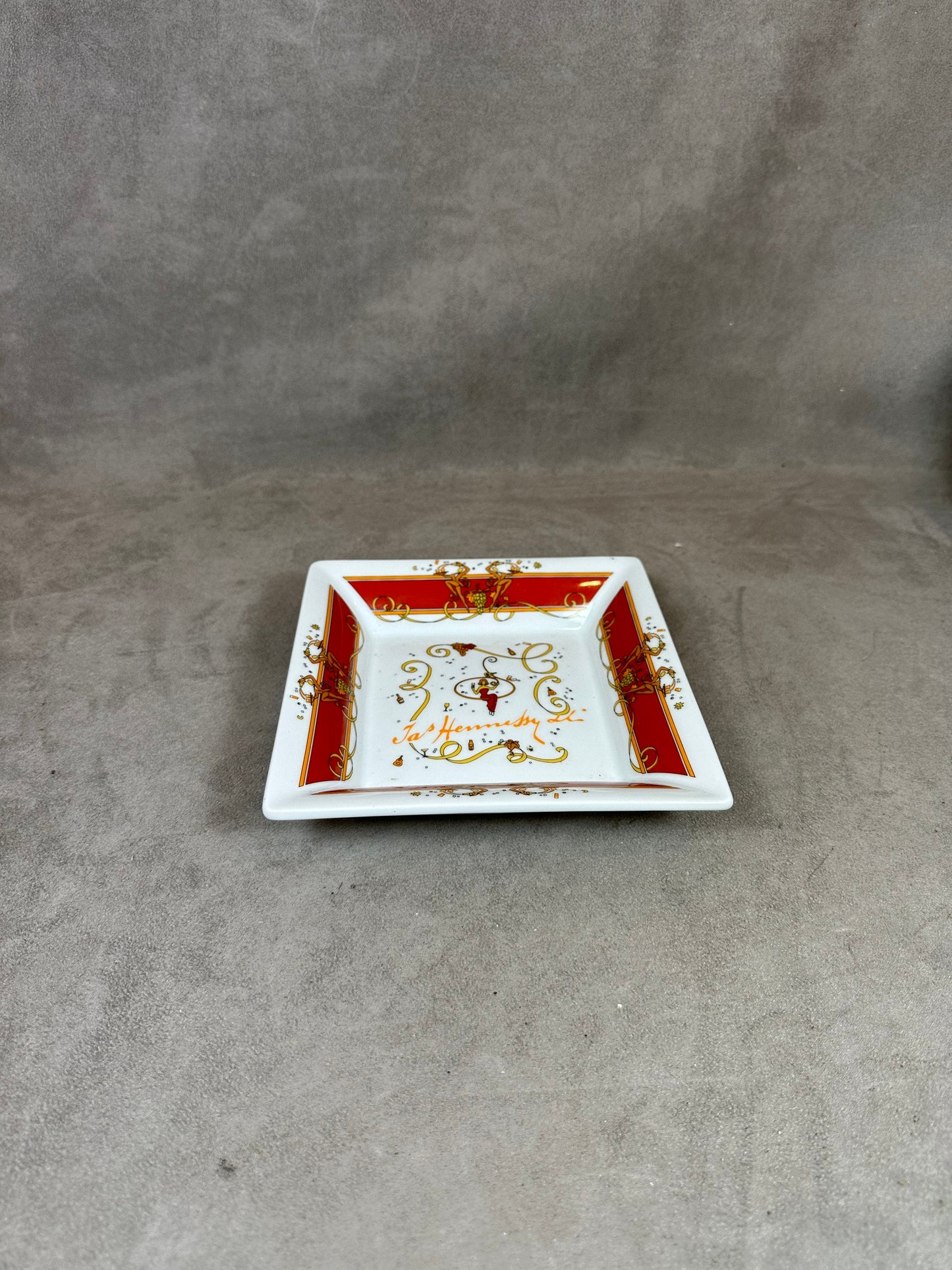 RARE Magnificent Hennessy cognac ashtray in vintage porcelain Made in France