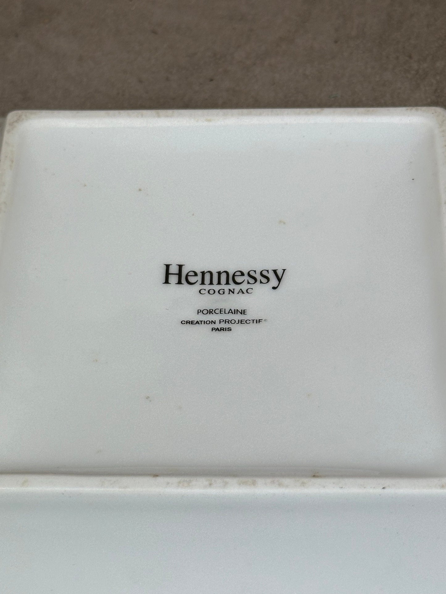 RARE Magnifique cendrier Hennessy cognac en porcelaine vintage Made in France