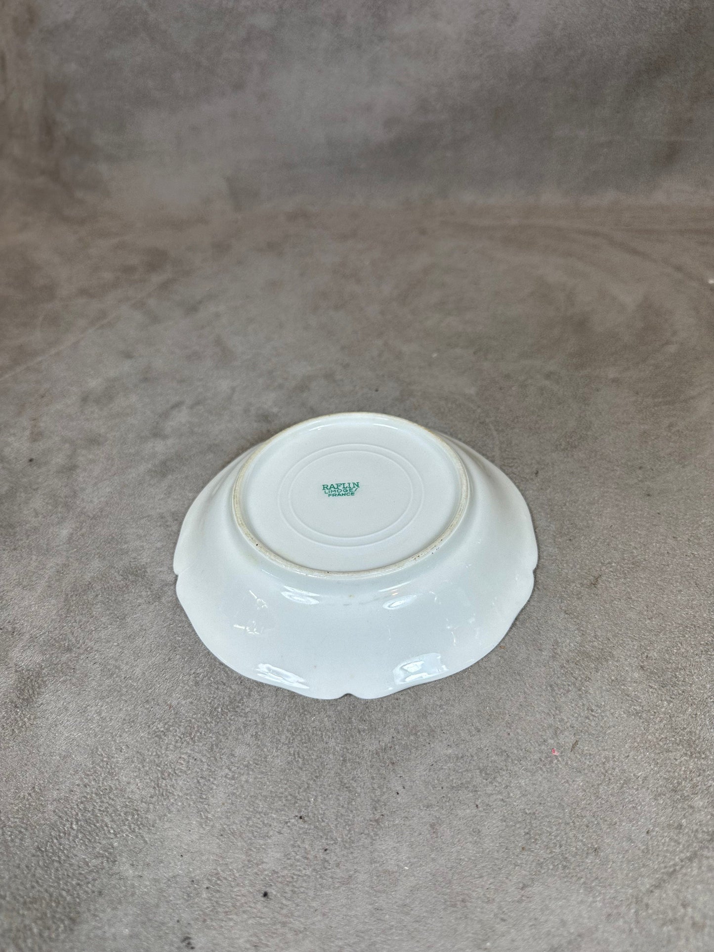 Cendrier Vide Poche en Porcelaine par Raflin Limoges, Monogramme MT, Made in France, Vintage 1980