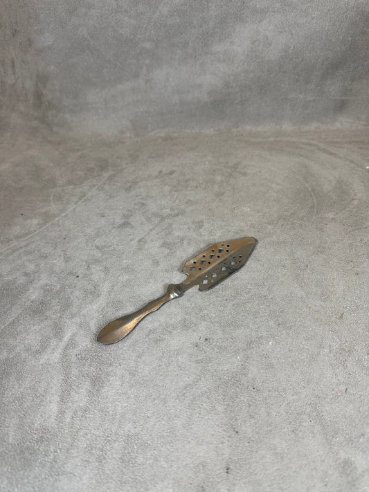 Ancienne cuillère à absinthe en metal extra blanc vintage 1900 Made in France