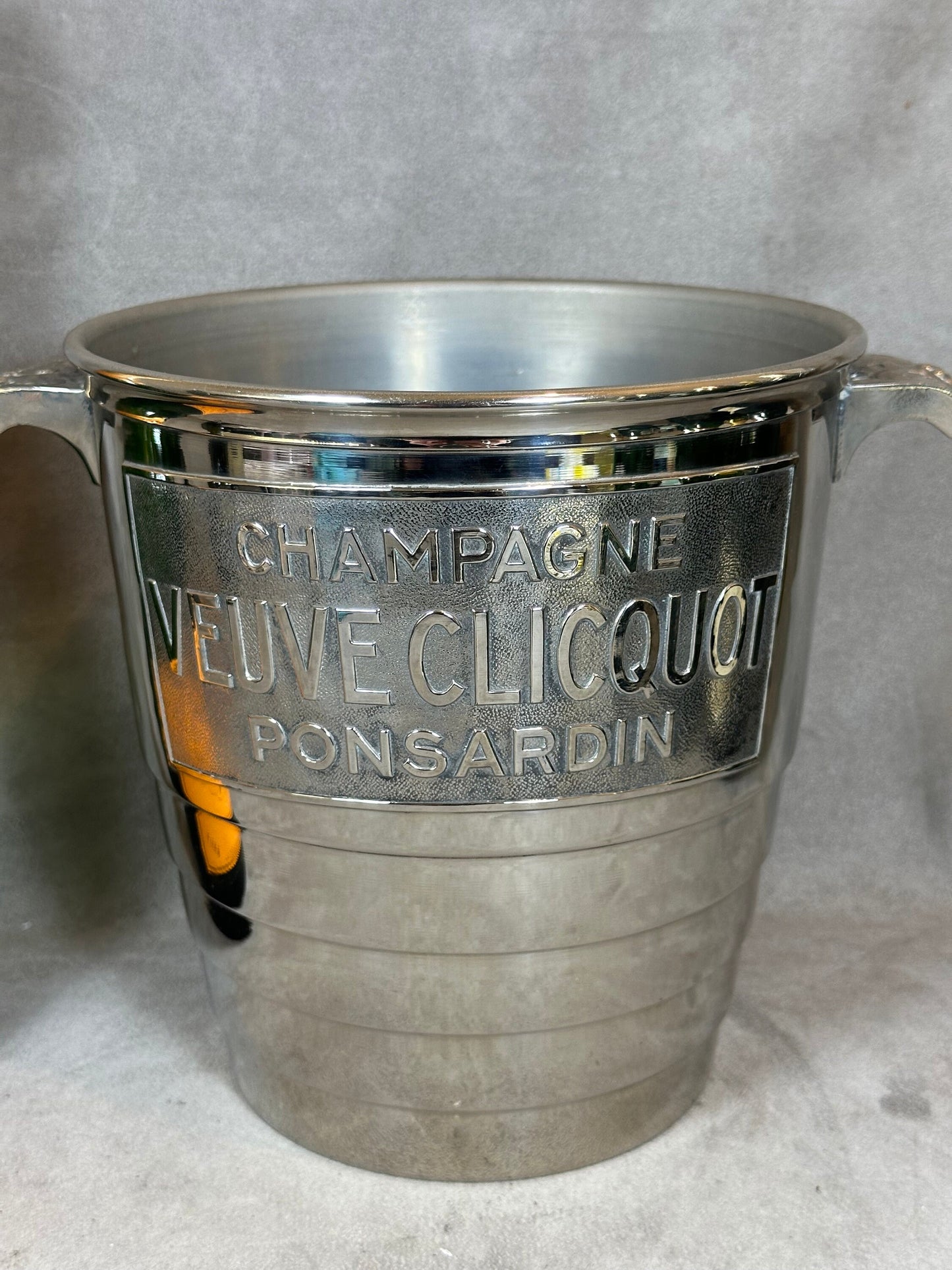 VERY RARE Veuve Clicquot Magnifique seau en métal argenté ARGIT pour bouteille de champagne Made in France