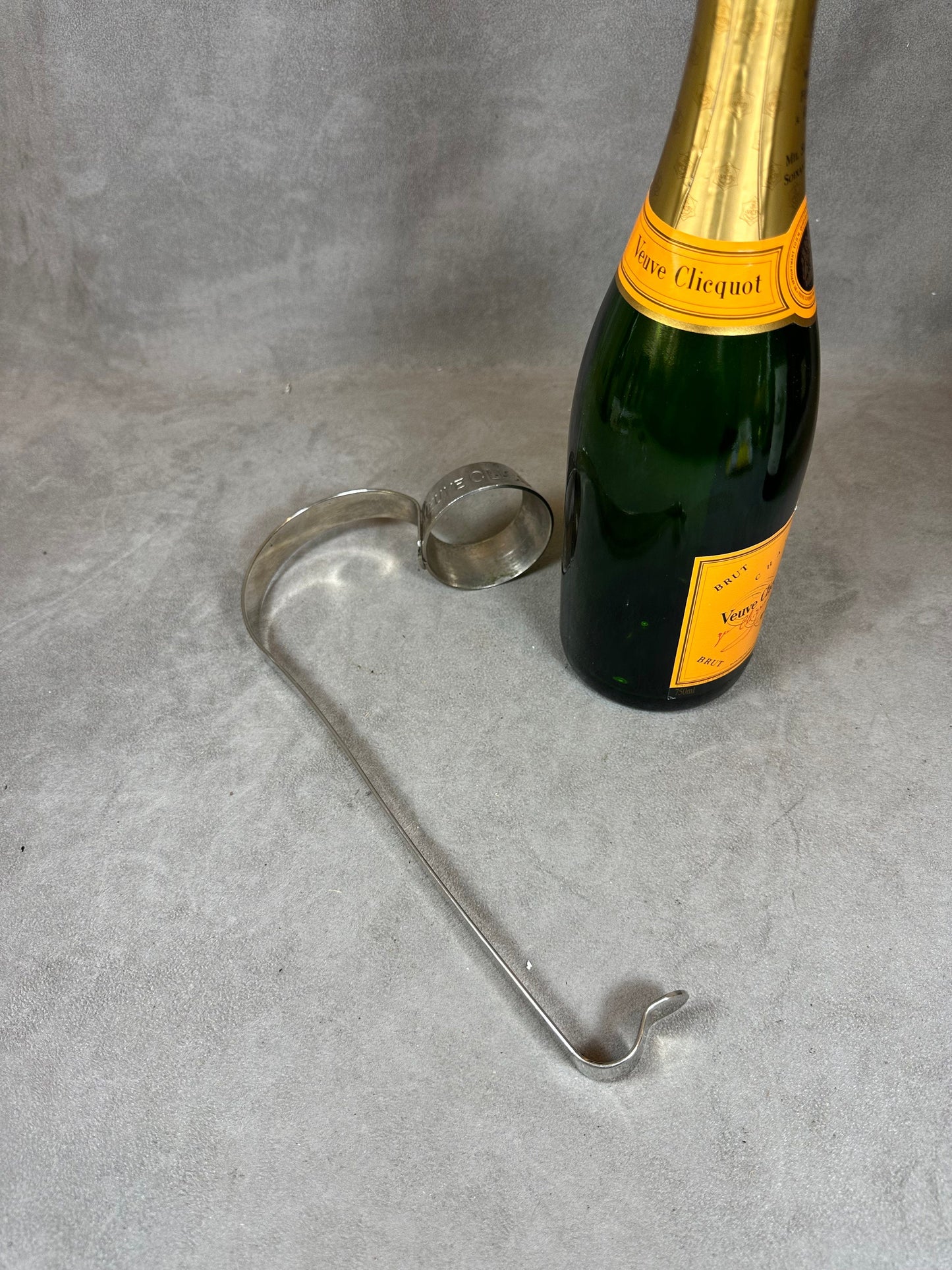 Veuve Clicquot Ponsardin Ruban serveur porte bouteille pour magnum en acier vintage