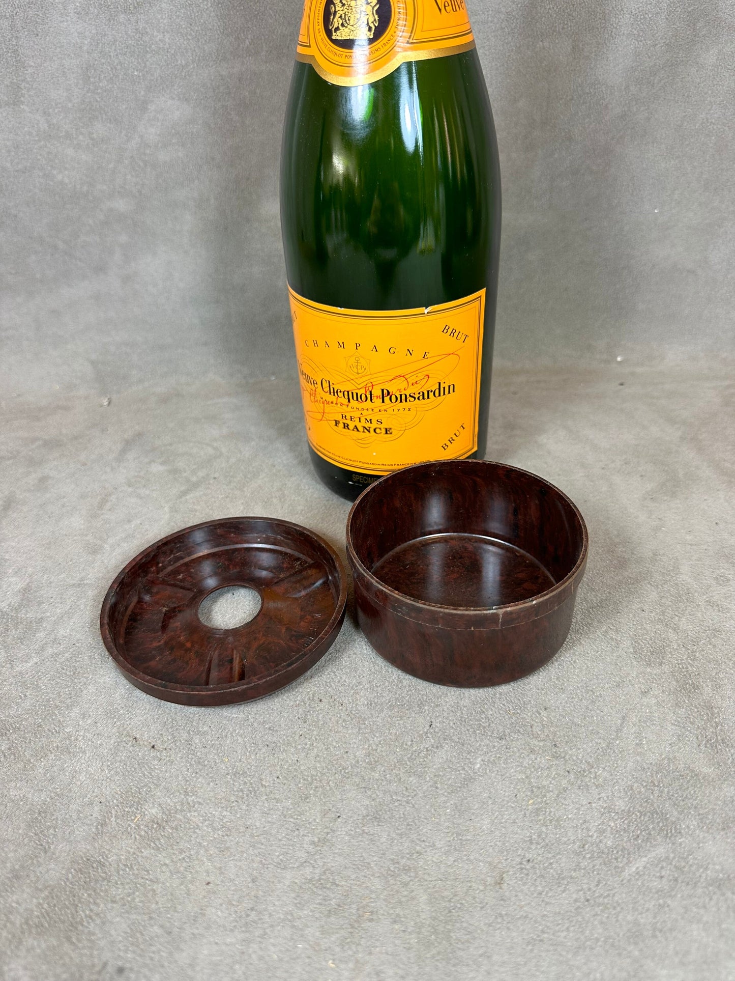 SEHR SELTENER Veuve Clicquot Vintage Bakelit Aschenbecher Made in France 1950er Jahre