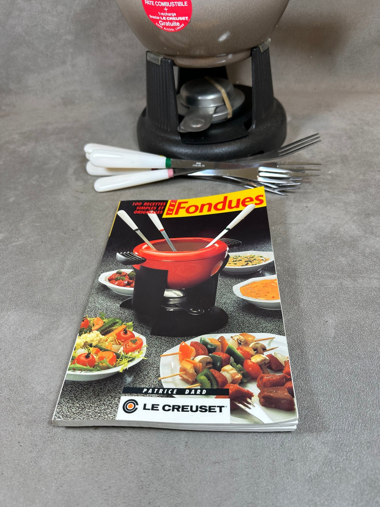 Appareil a fondue vintage en fonte emaillée avec ses 6 fourchettes Le Creuset Made in France