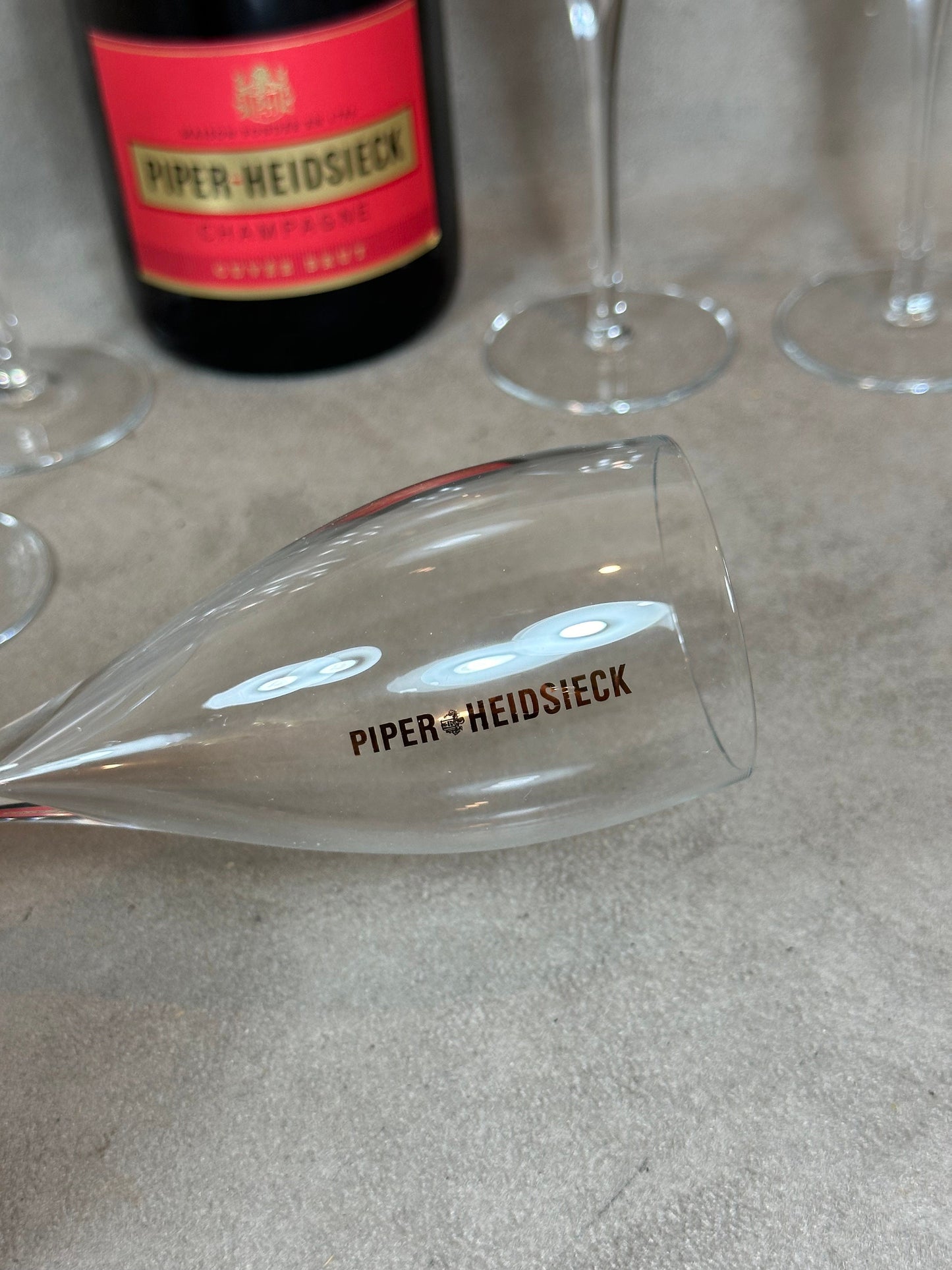 Lot de 6 flûtes à Champagne en verre Piper-Heidsieck Reims Années 1990