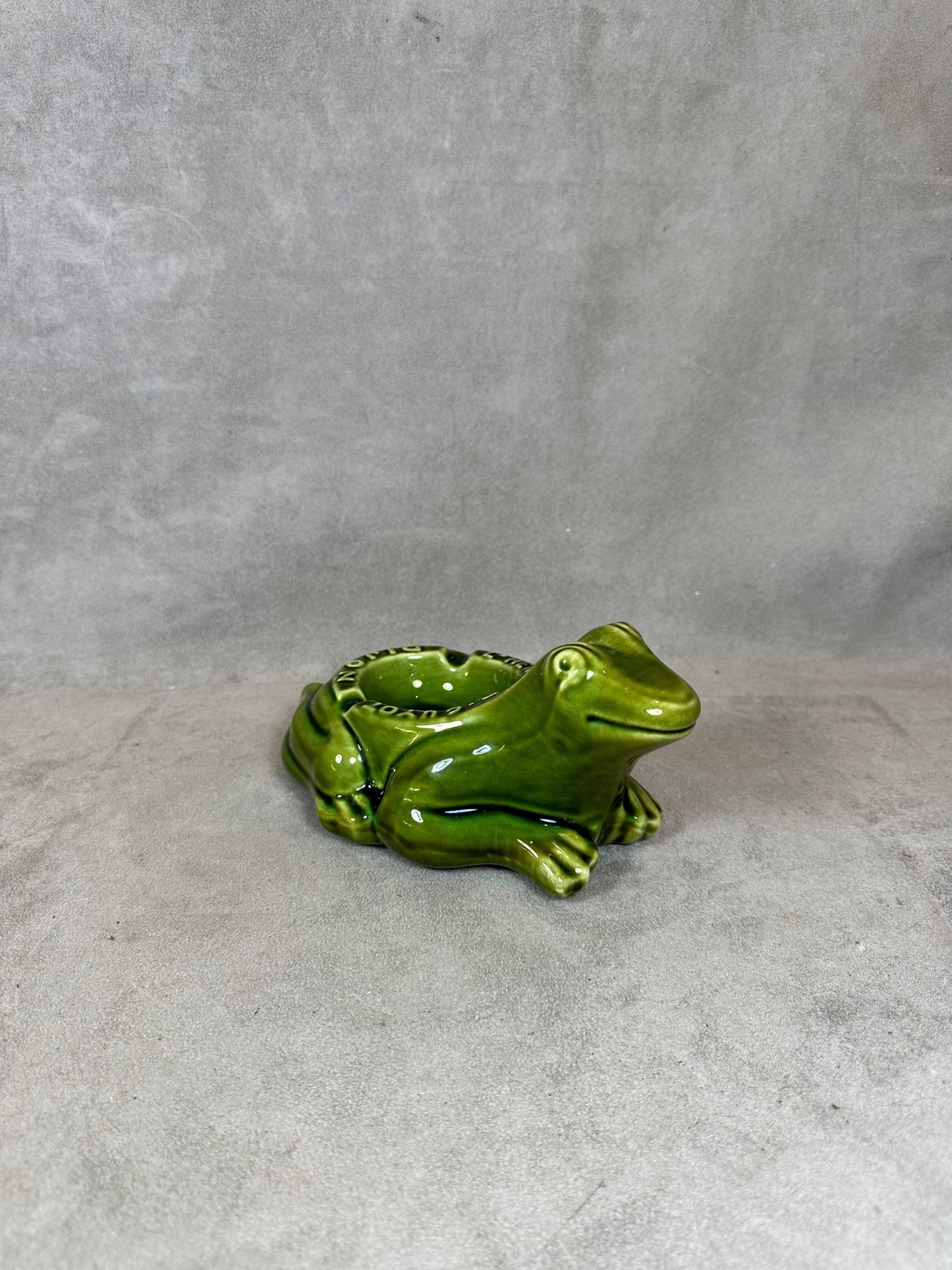 RARE L'Heritier Guyot ashtray in the shape of a frog in vintage green ceramic Made in France