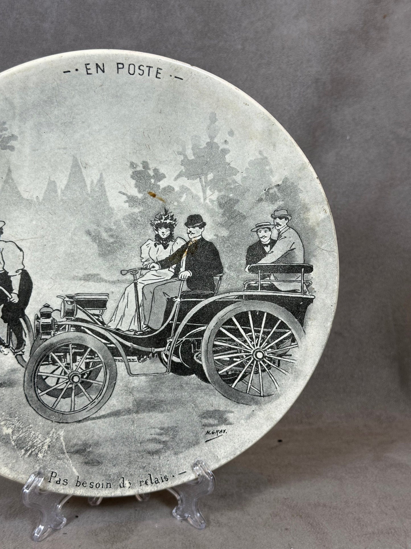Ancienne assiette en faïence de Sarreguemines UC Sur le thème du Vélo Série illustrée par H.Gray En Poste - Pas besoin de relais