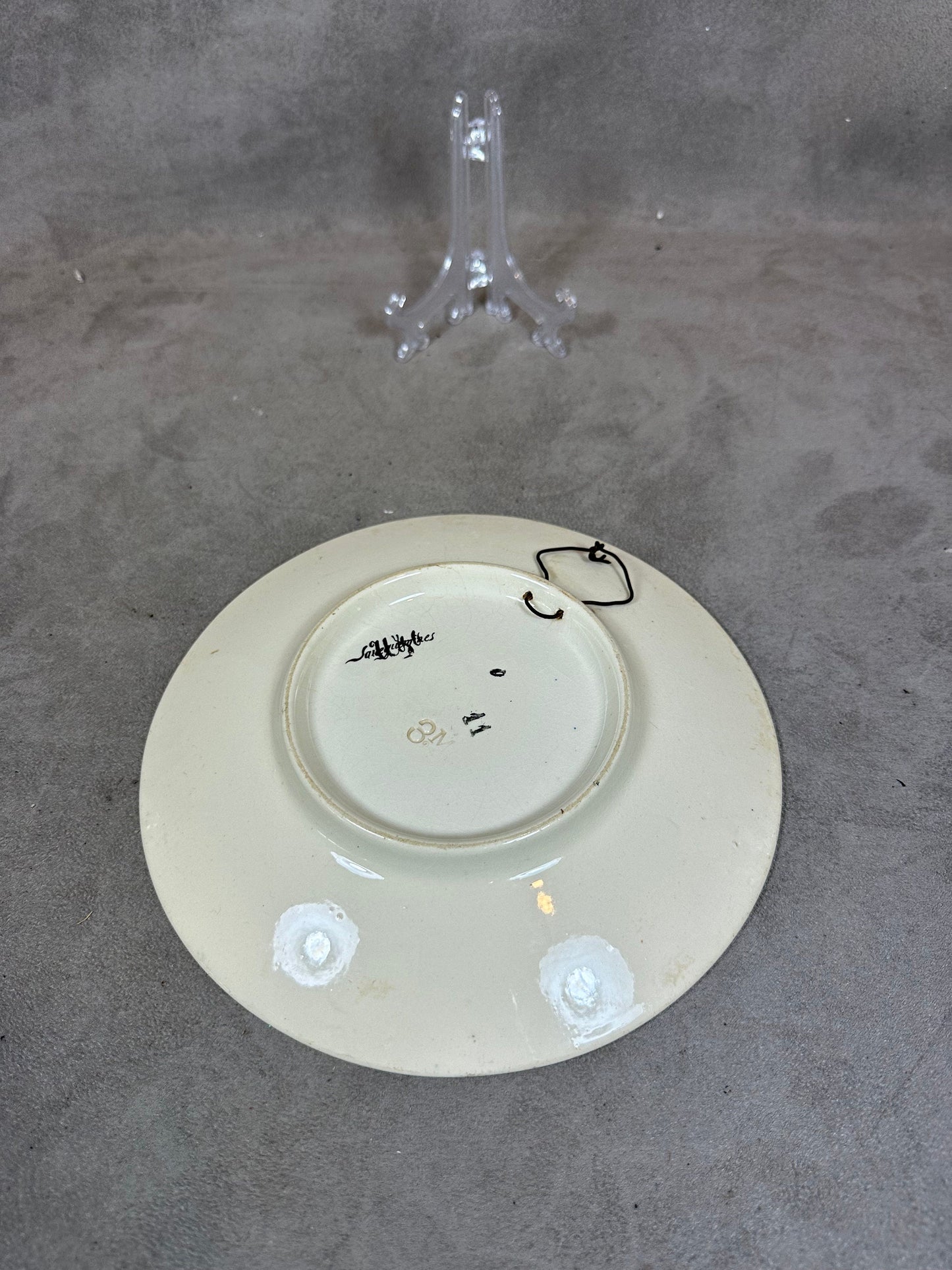 Ancienne assiette en faïence de Sarreguemines UC Sur le thème du Vélo Série illustrée par H.Gray En Poste - Pas besoin de relais