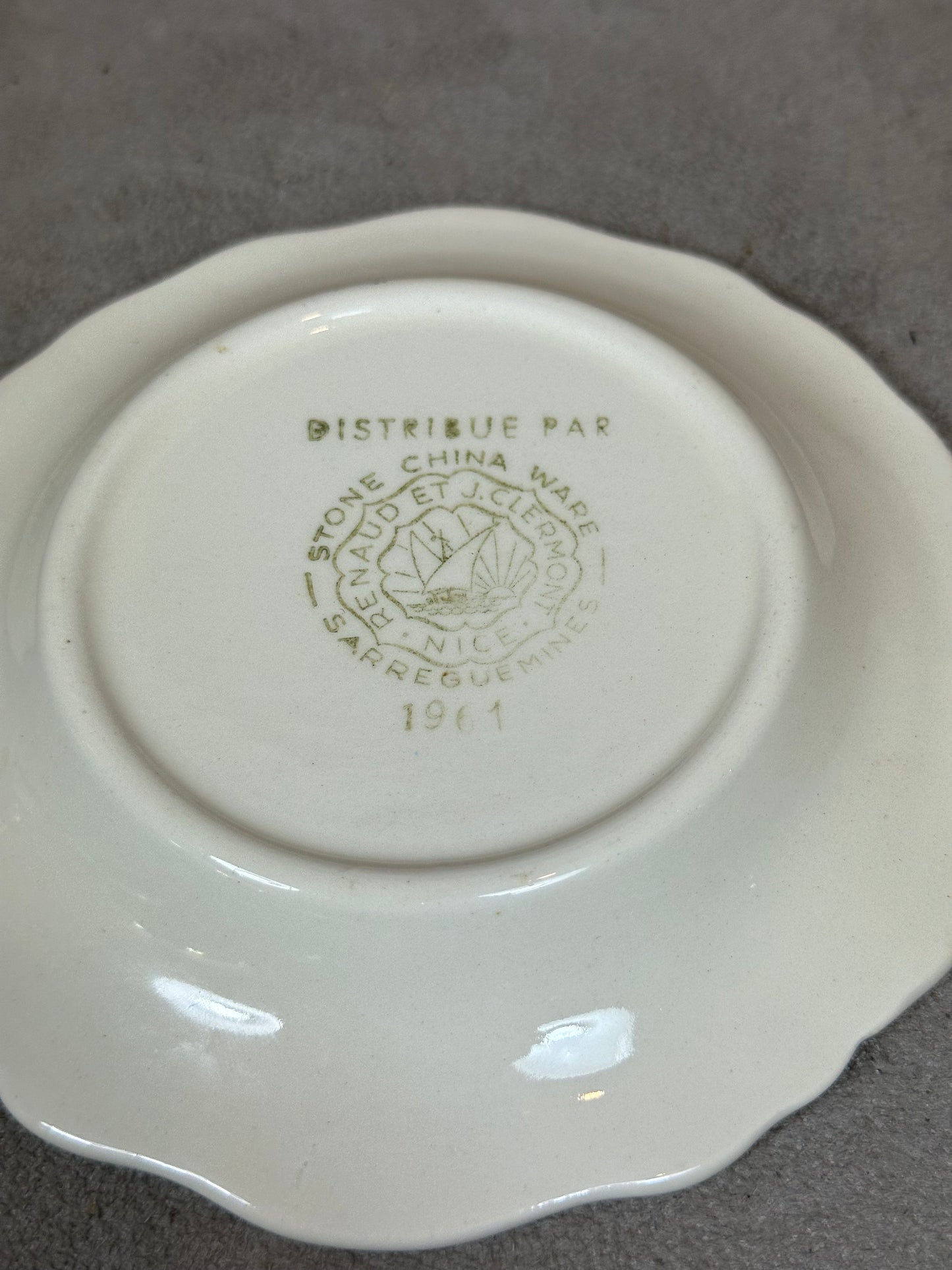 Advertising ashtray from the Brasserie de la maison des têtes restaurant in Colmar, vintage in Sarreguemines earthenware, Made in France, 1961