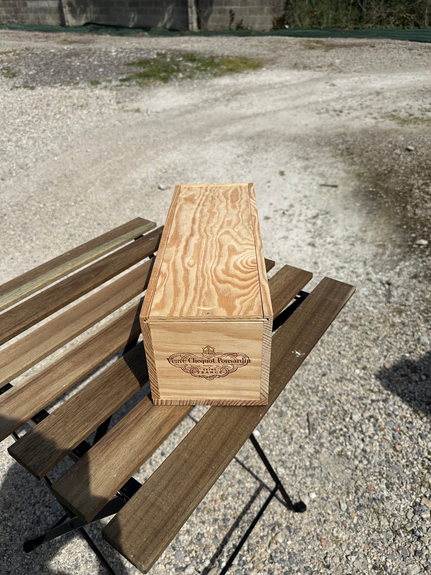 Holzkiste für Champagnerflaschen in Magnumgröße La Grande Dame von Veuve Clicquot. Hergestellt in Frankreich, 1980er Jahre