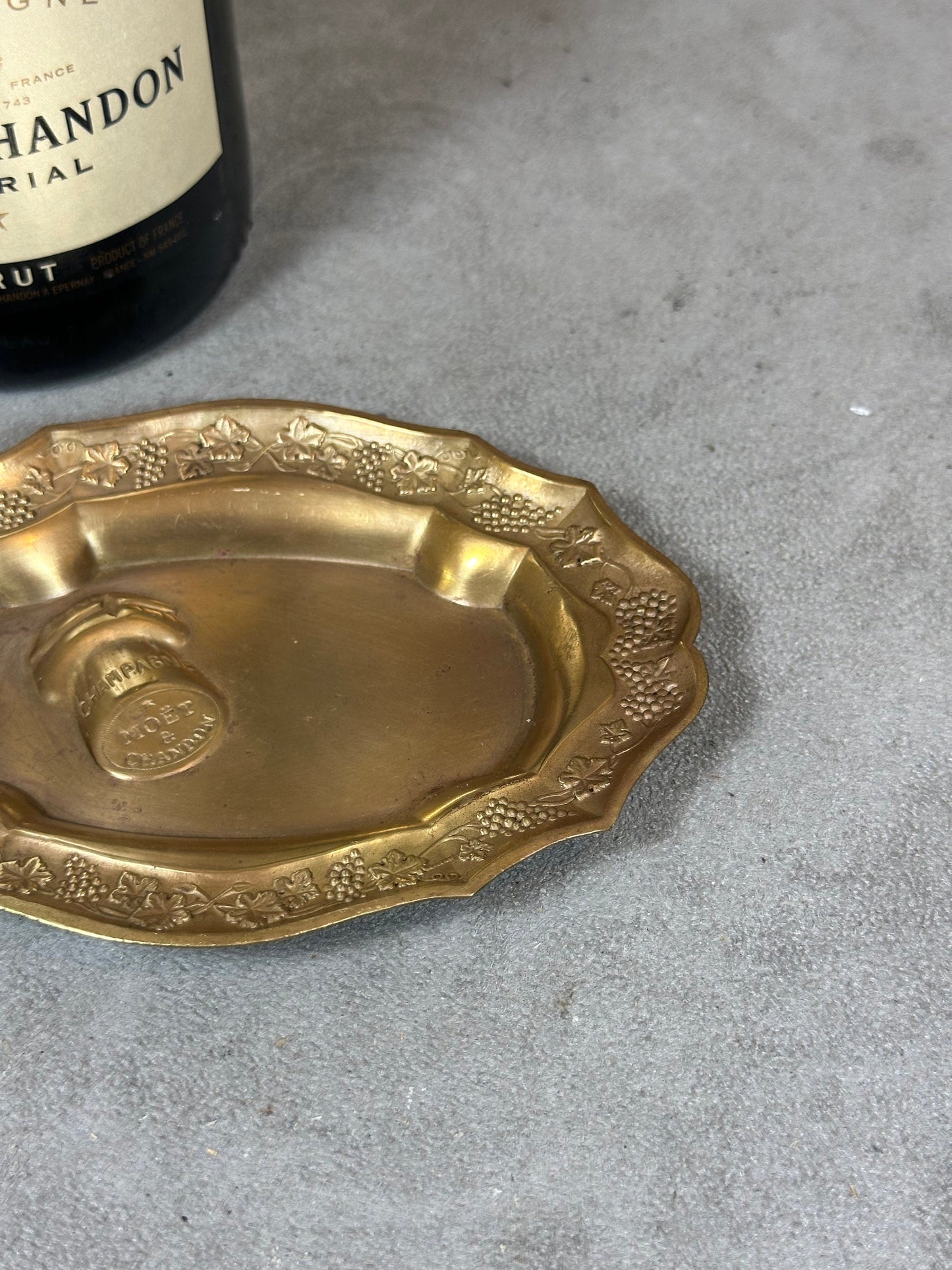 RARE Cendrier vide poche en laiton vintage champagne Moet&Chandon Années 1950 Made in France