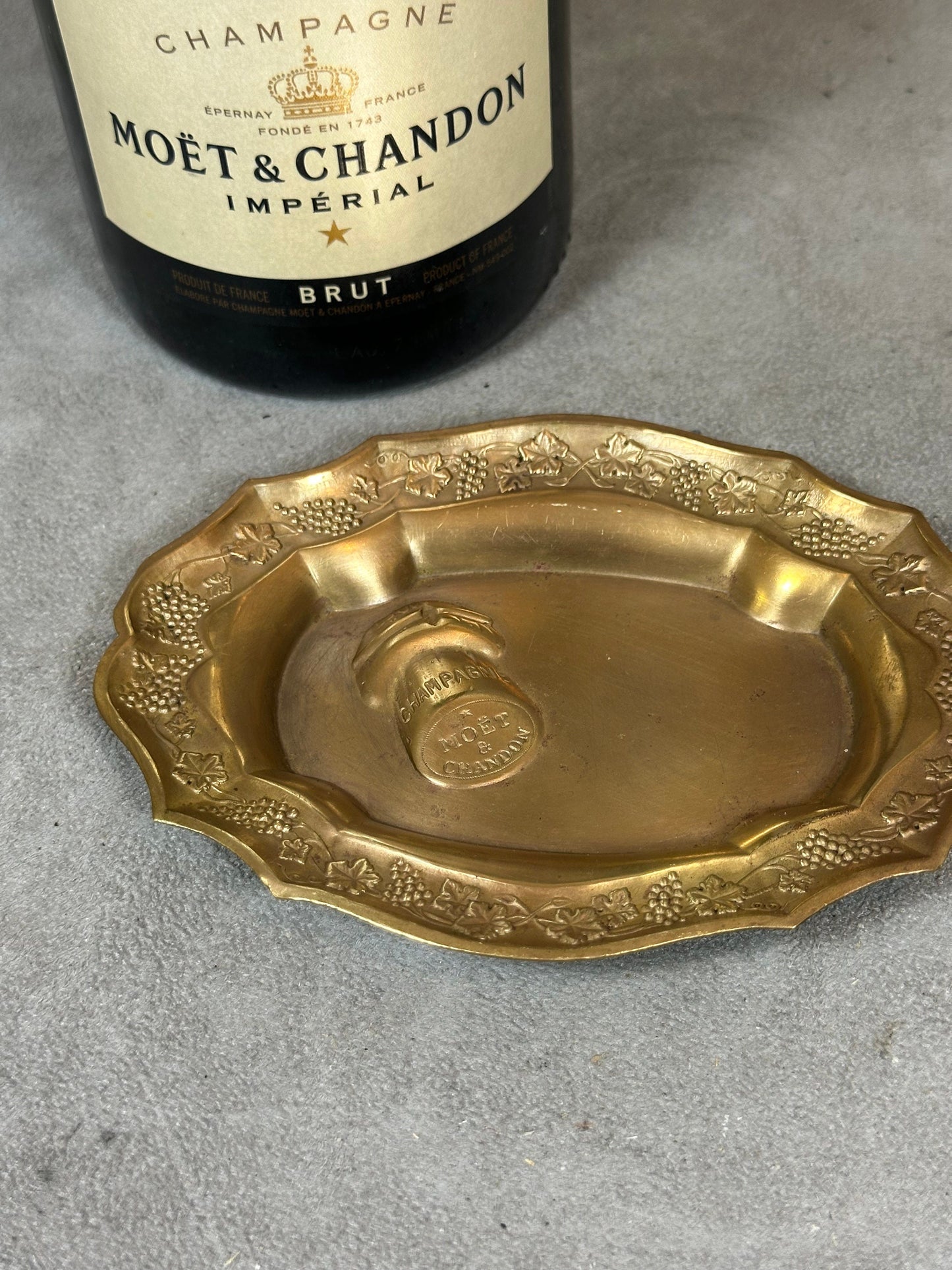 RARE Cendrier vide poche en laiton vintage champagne Moet&Chandon Années 1950 Made in France