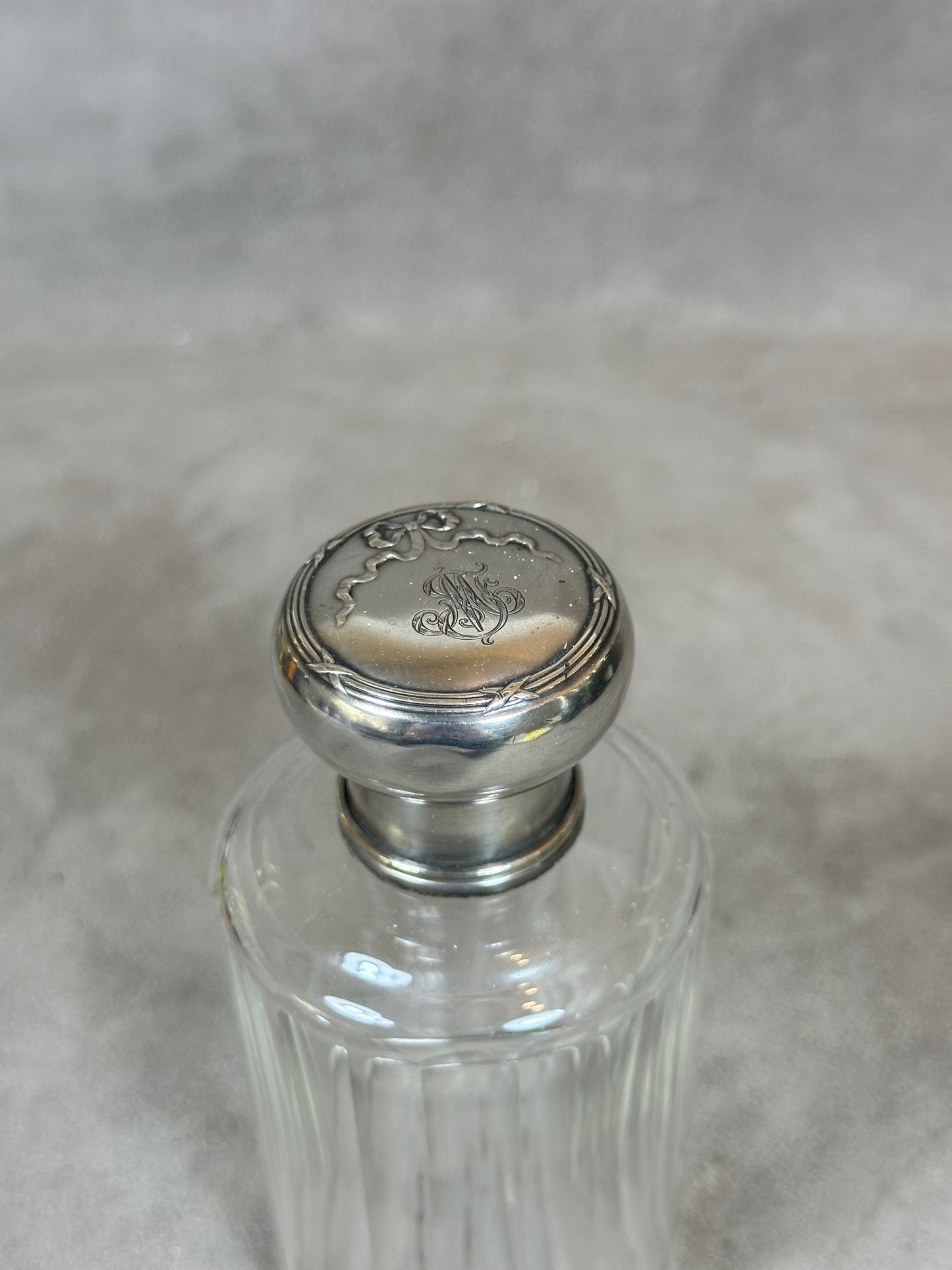 RARE Eau de Cologne perfume bottle in crystal and antique monogrammed solid silver stopper Made in France 1900