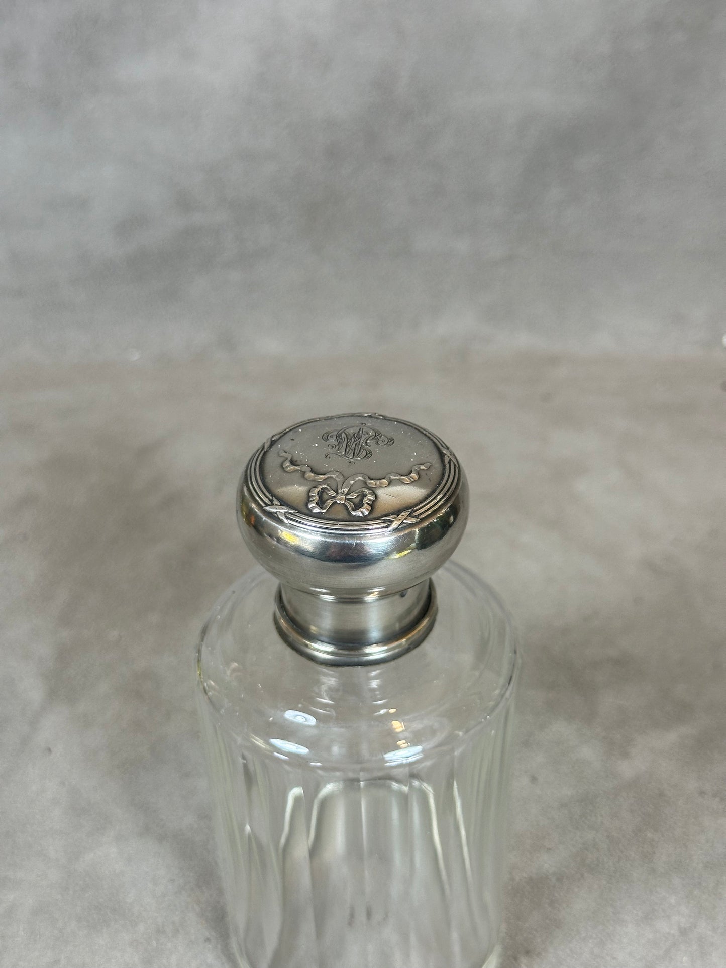 RARE Eau de Cologne perfume bottle in crystal and antique monogrammed solid silver stopper Made in France 1900