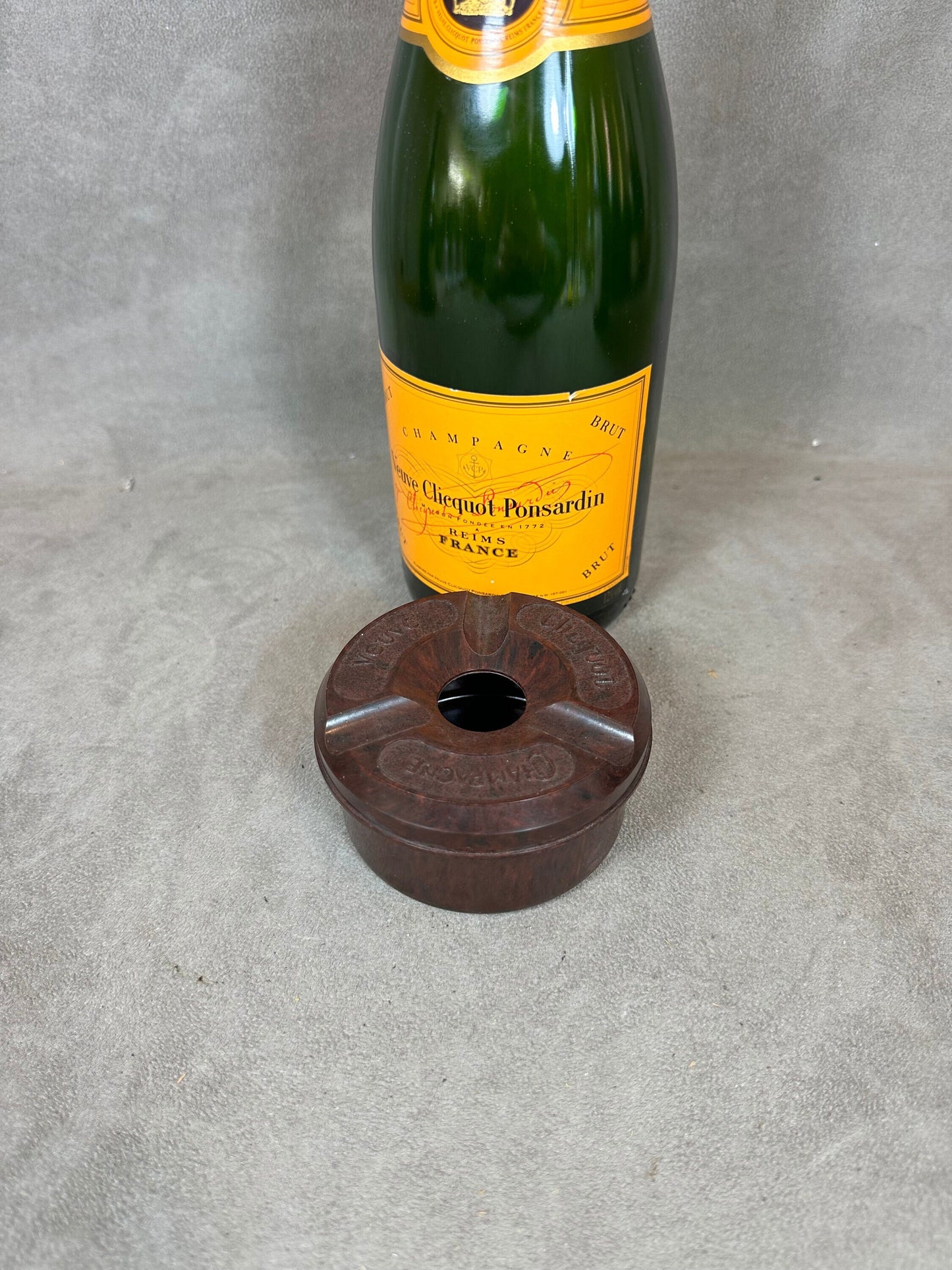 SEHR SELTENER Veuve Clicquot Vintage Bakelit Aschenbecher Made in France 1950er Jahre