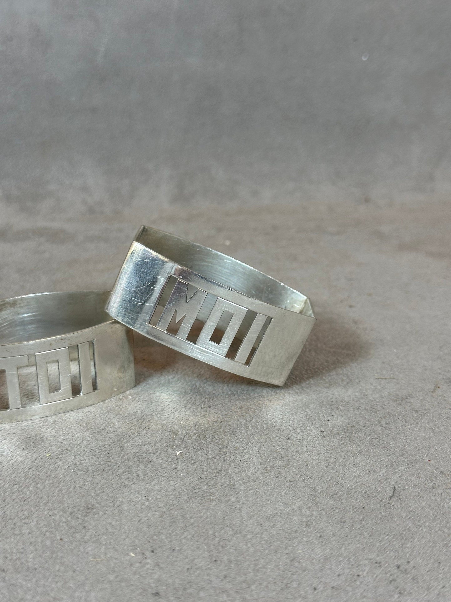 Set of 2 silver metal napkin rings Toi Moi vintage couple romantic wedding gift 1900