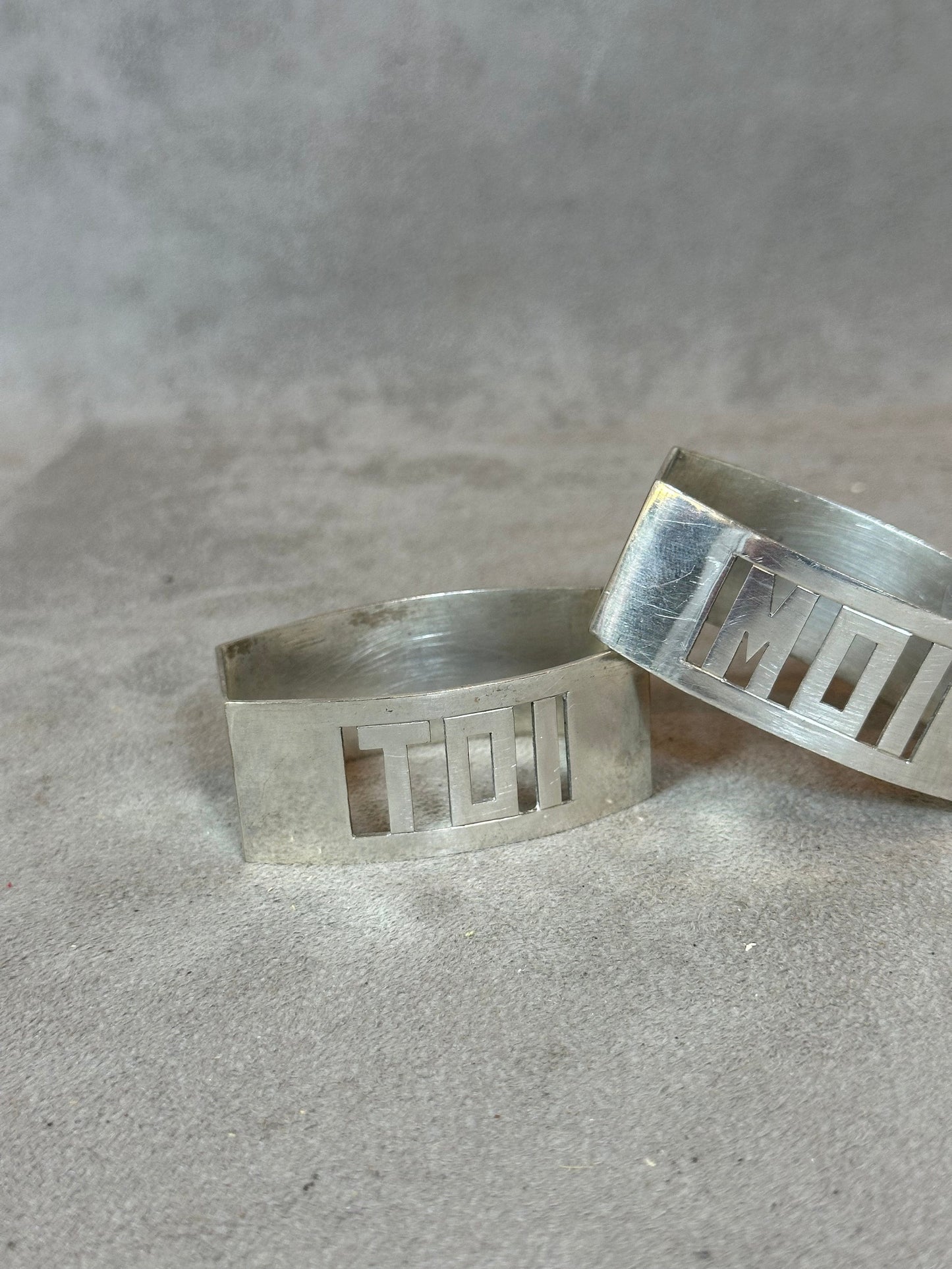 Set of 2 silver metal napkin rings Toi Moi vintage couple romantic wedding gift 1900