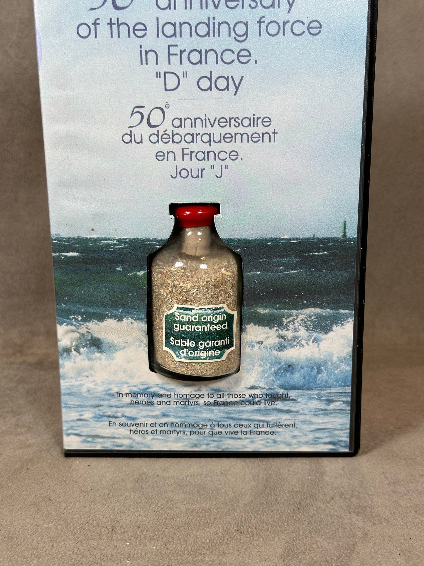 SELTENE offizielle Vintage-Strandsandflasche mit Motiv vom D-Day zum 50. Jahrestag der Landung im Zweiten Weltkrieg